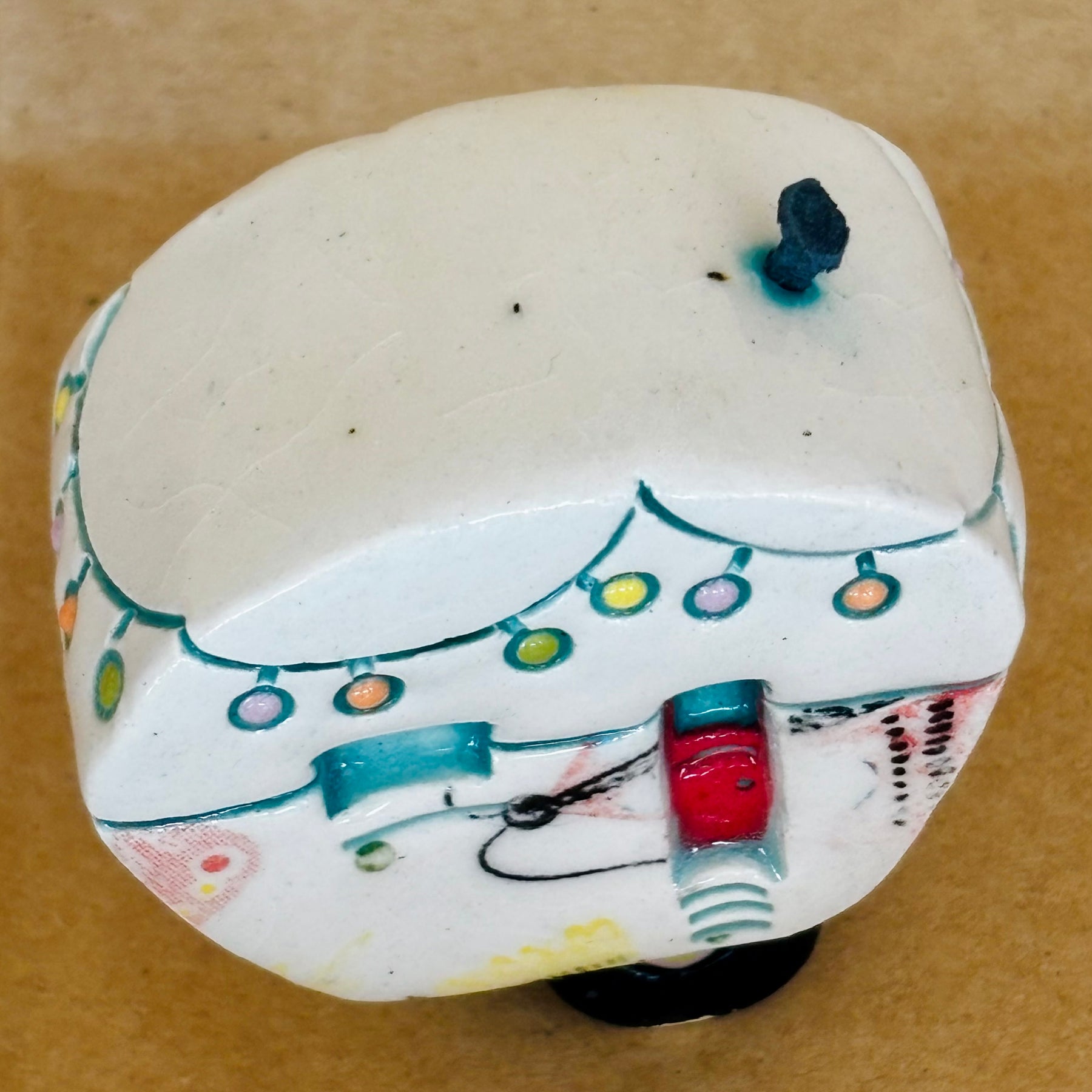 Small Retro Collectable Ceramic Caravan 11