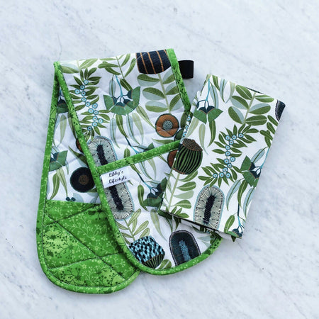 Banksias oven mitt & tea towel gift set.