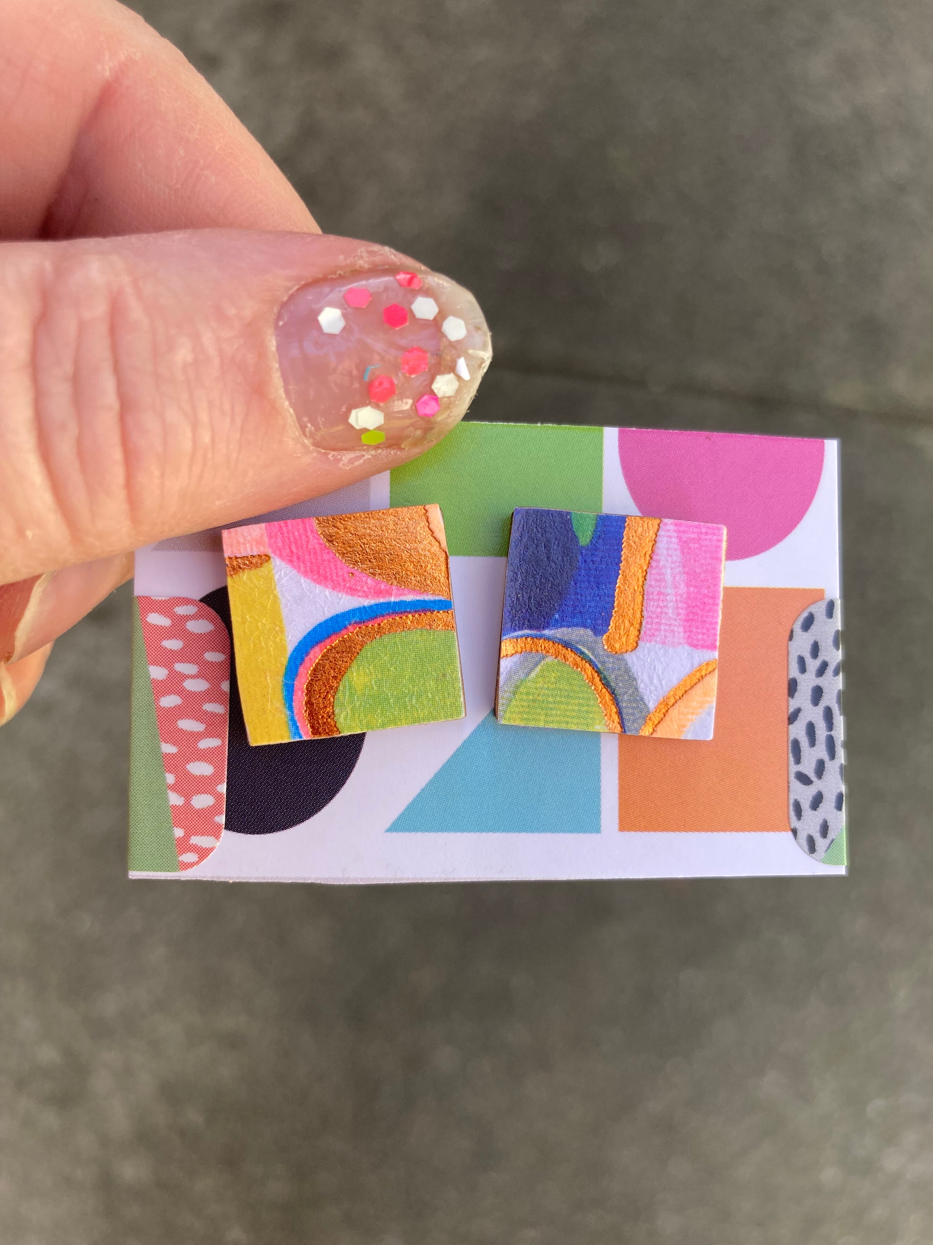 Square color splash studs