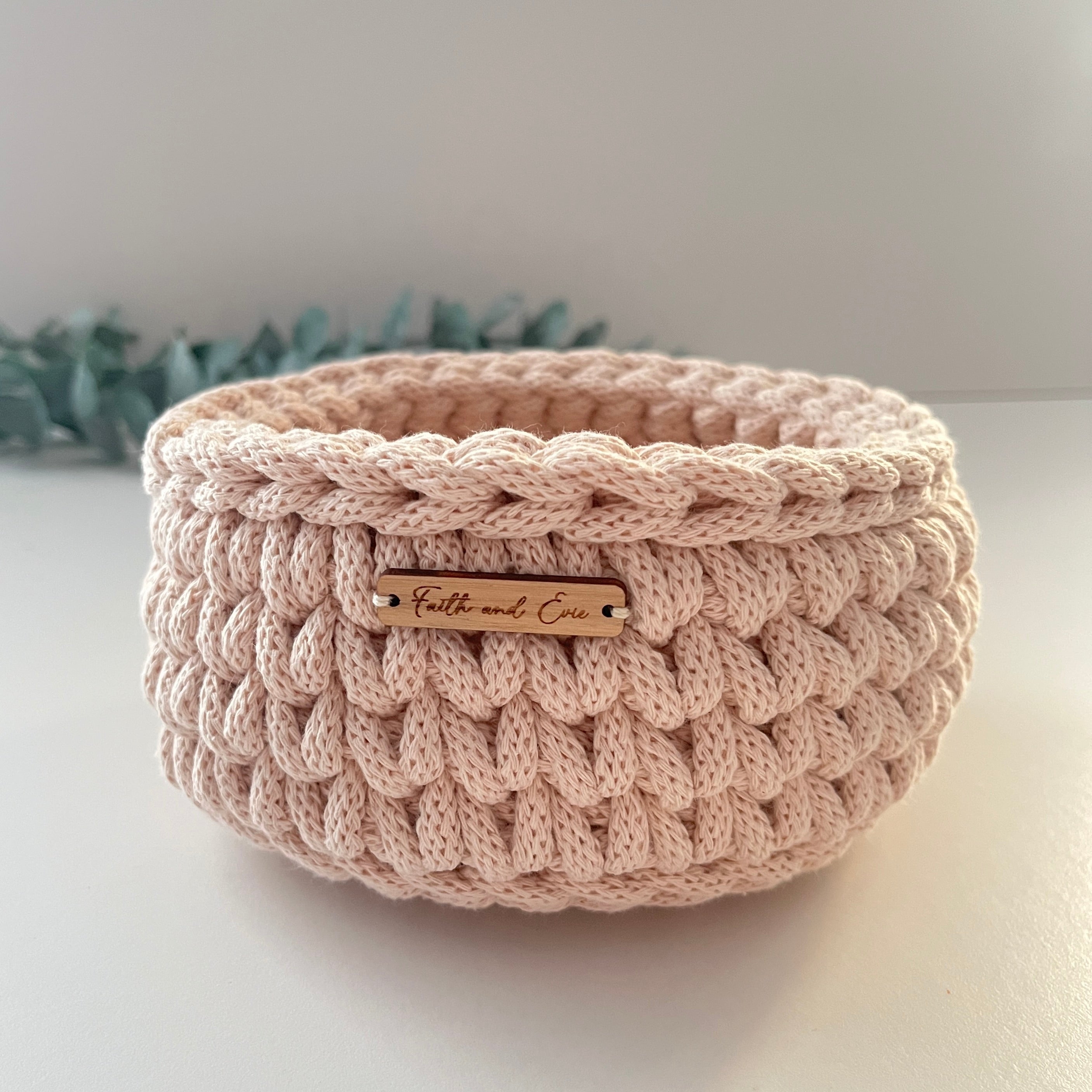 Crochet basket - small - colour Nude