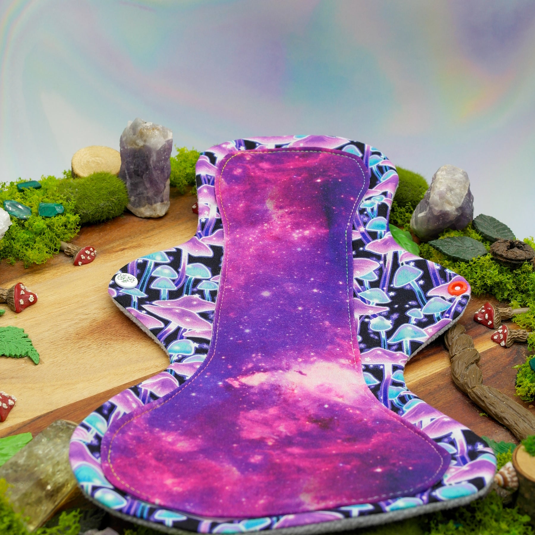 Eco-friendly reusable cloth pad 14" heavy (Mega Curvy Flare) - absolutely essential