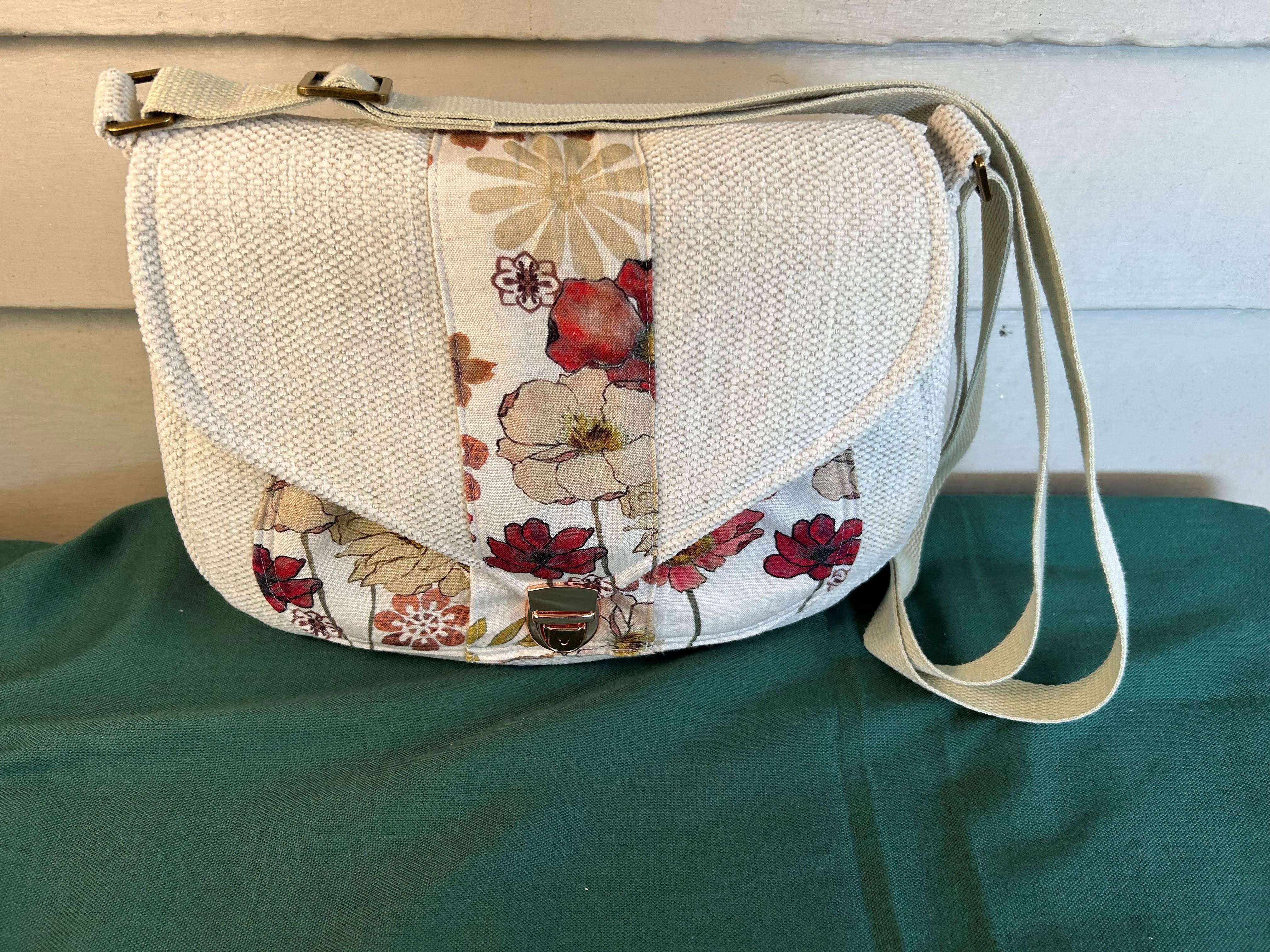 Sweetheart Crossbody Handbag