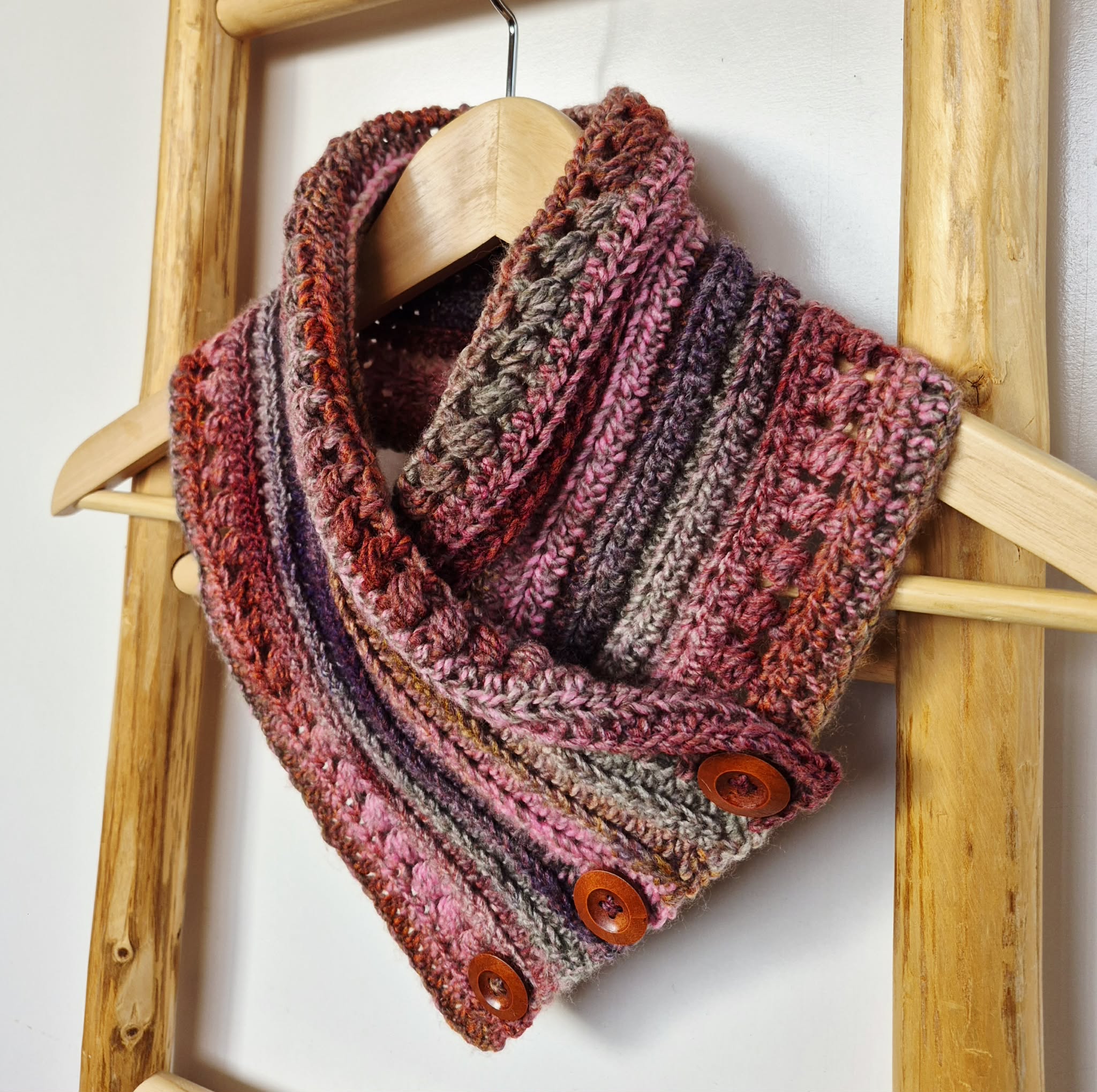 Ladies Neck warmer | Cowl | Scarf | Pink Toned | Adult | Vintage | Crochet | Buttoned