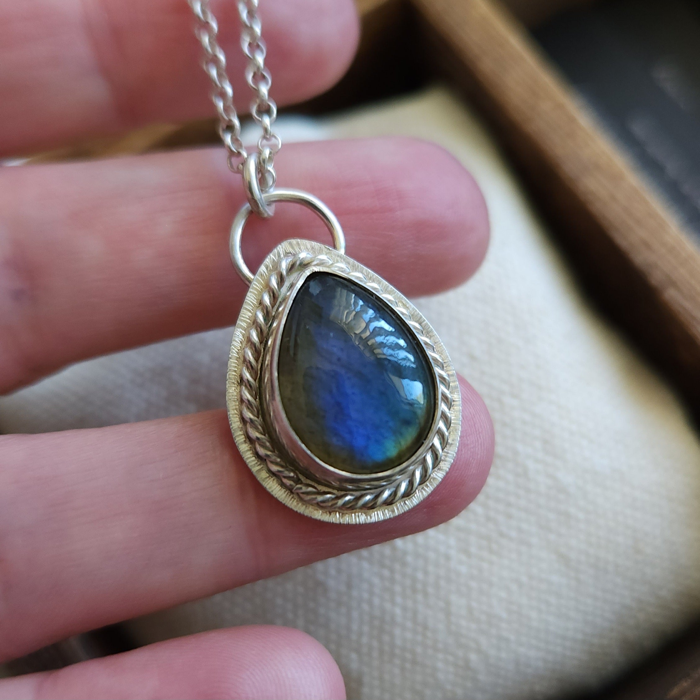 Labradorite drop pendant