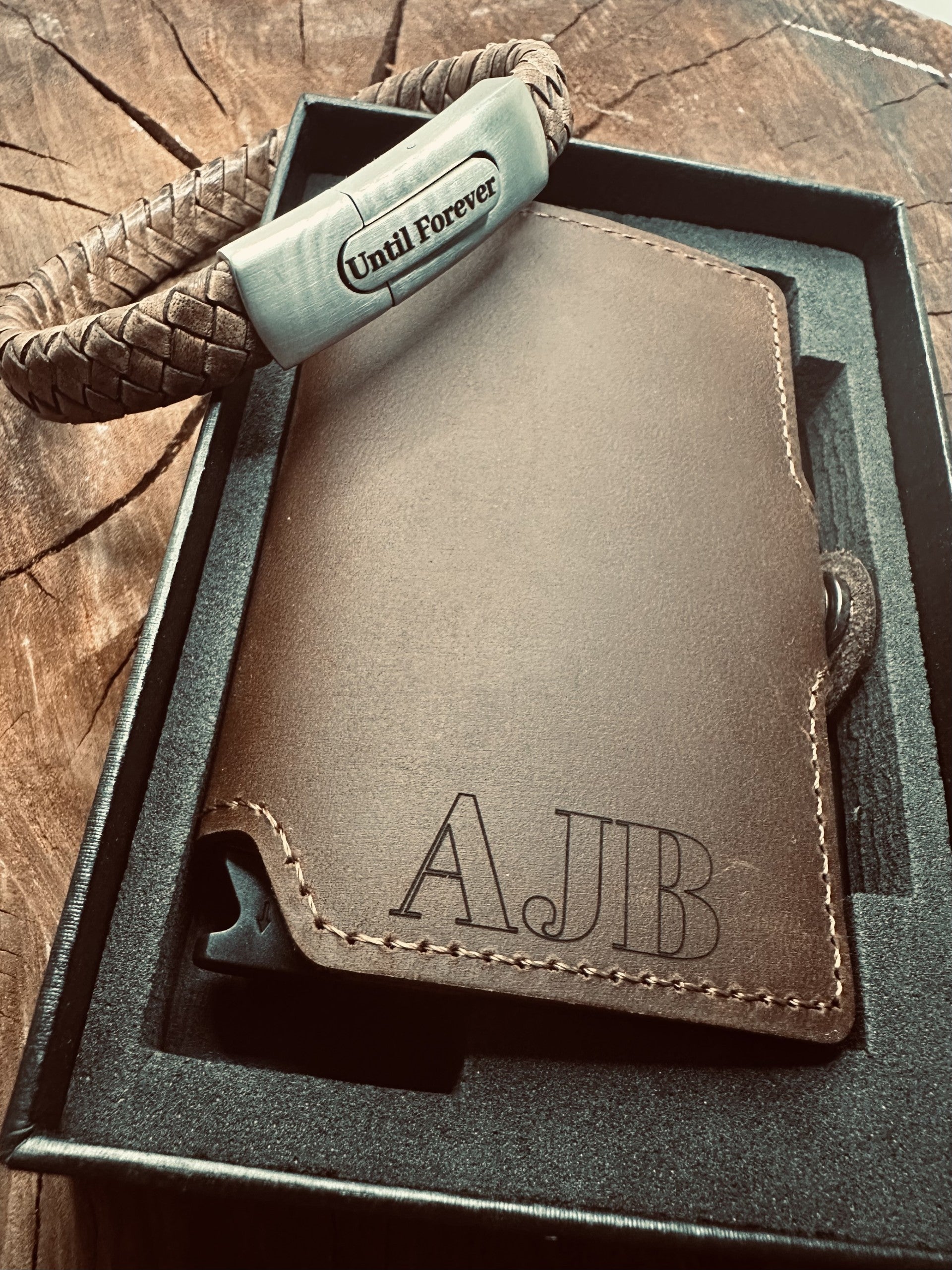 Personalized Leather Wallet & Bracelet Set with Engraving - Unique Gift for Men, Xmas Gift set