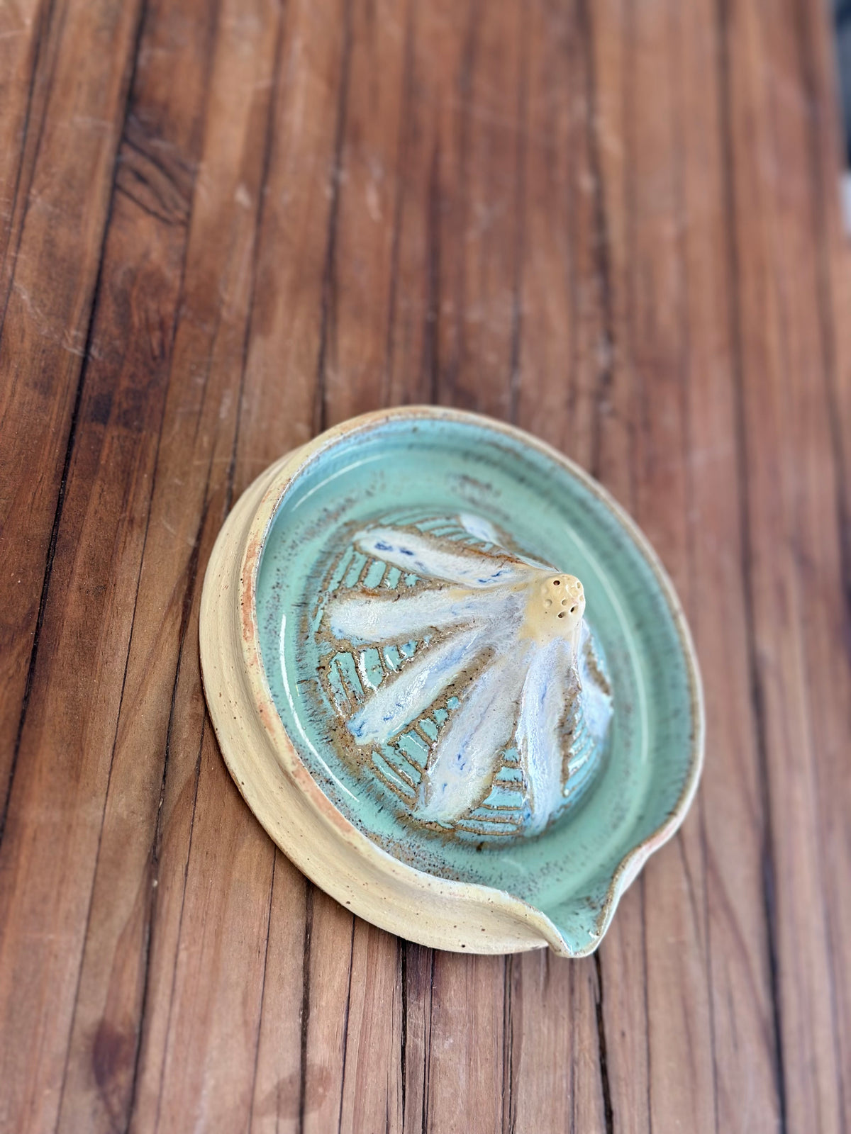 Daisy Citrus Press - Ceramic Lemon Squeezer