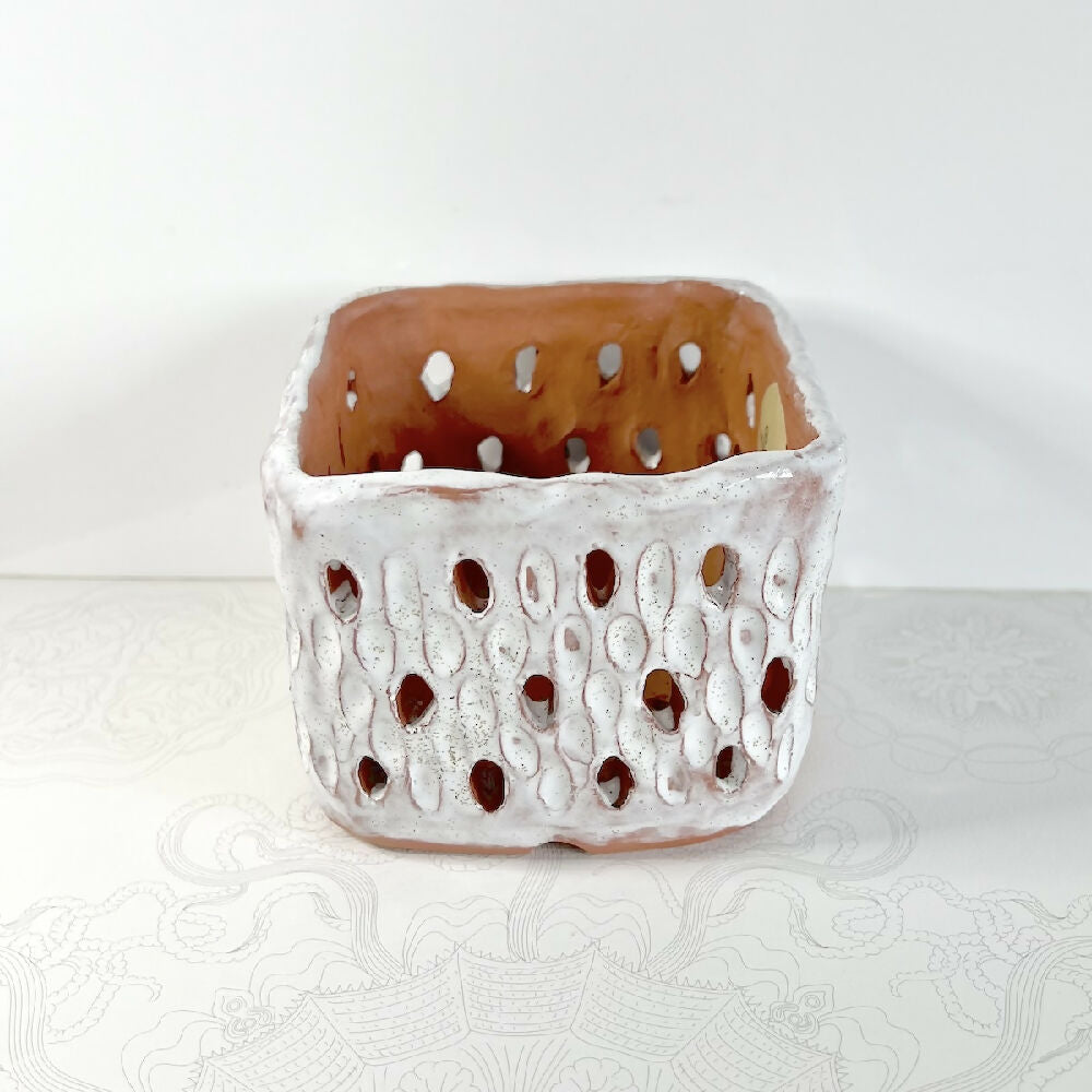 Square pinch pot white