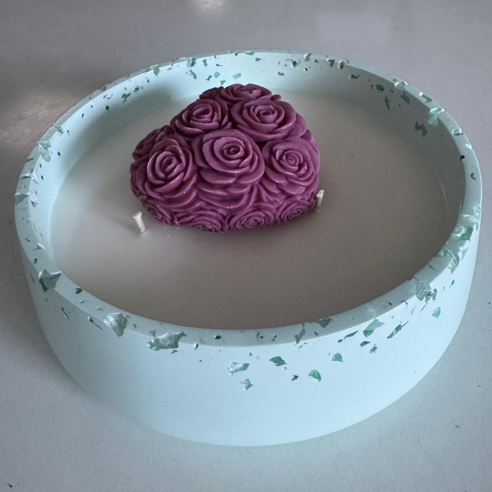 Large soy wax eco-concrete bowl candle with plum floral heart