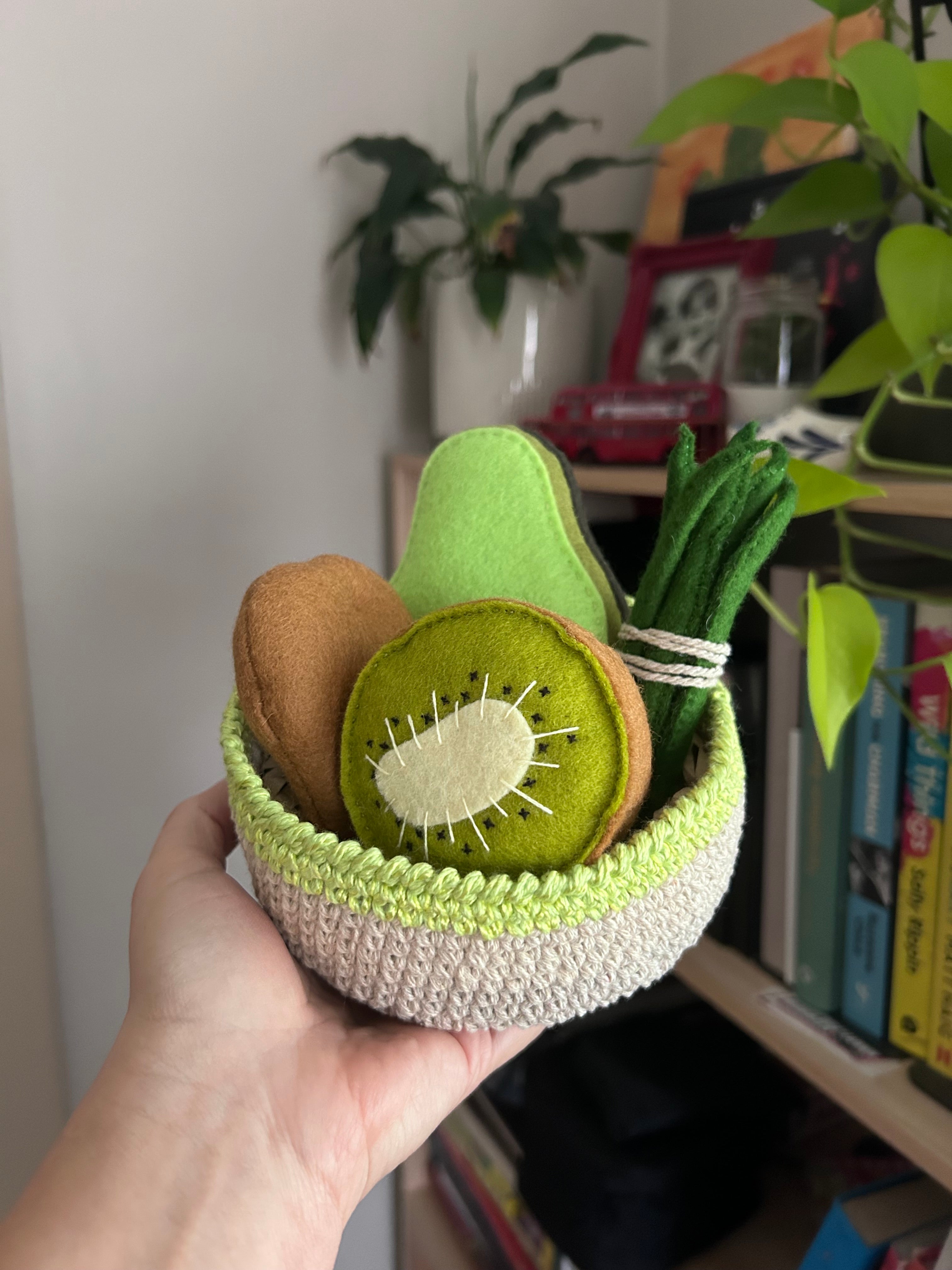 Kiwi and veggies, crochet basket, felt play food, toddler gift value pack