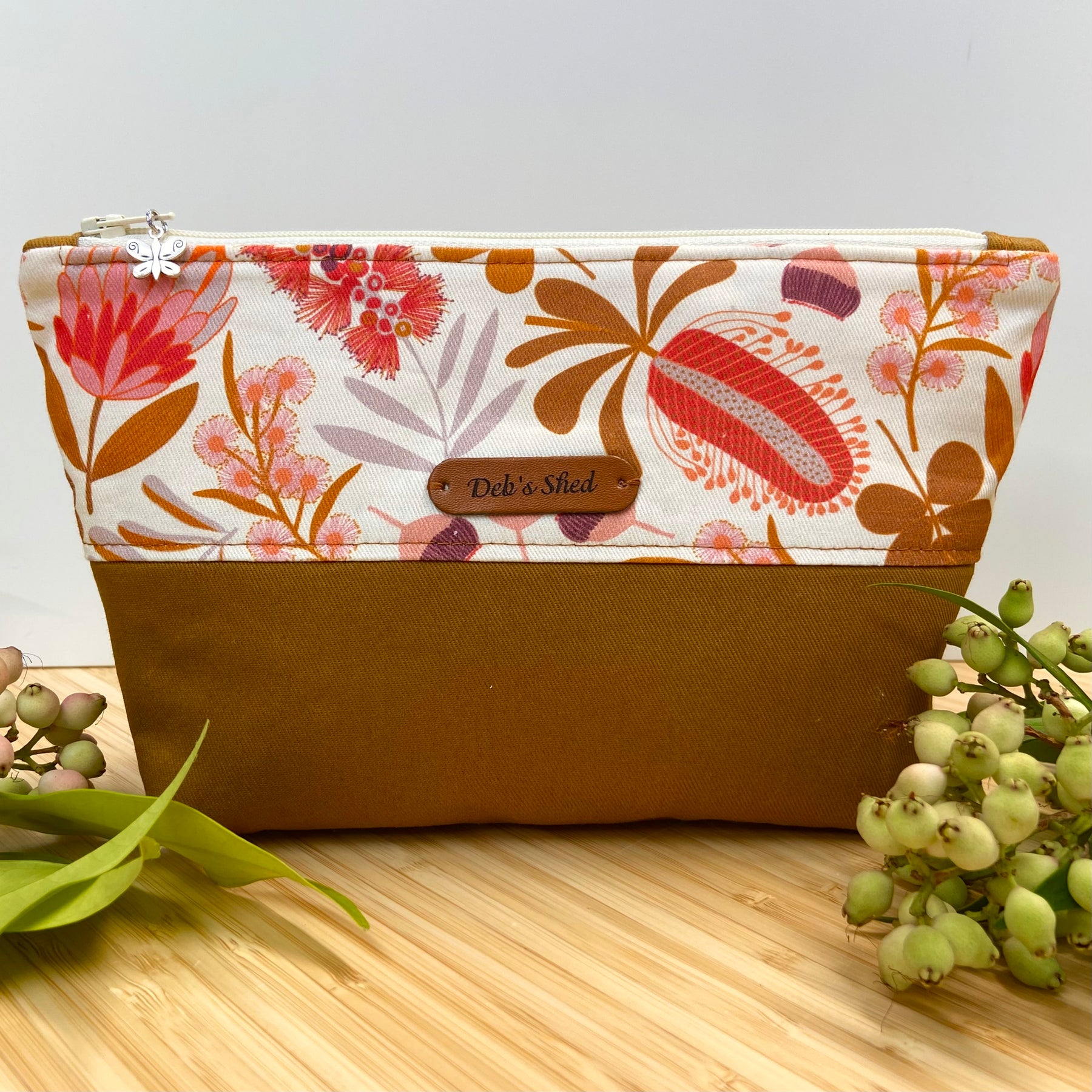 Zipper Pouch – Australian Themed - Tan