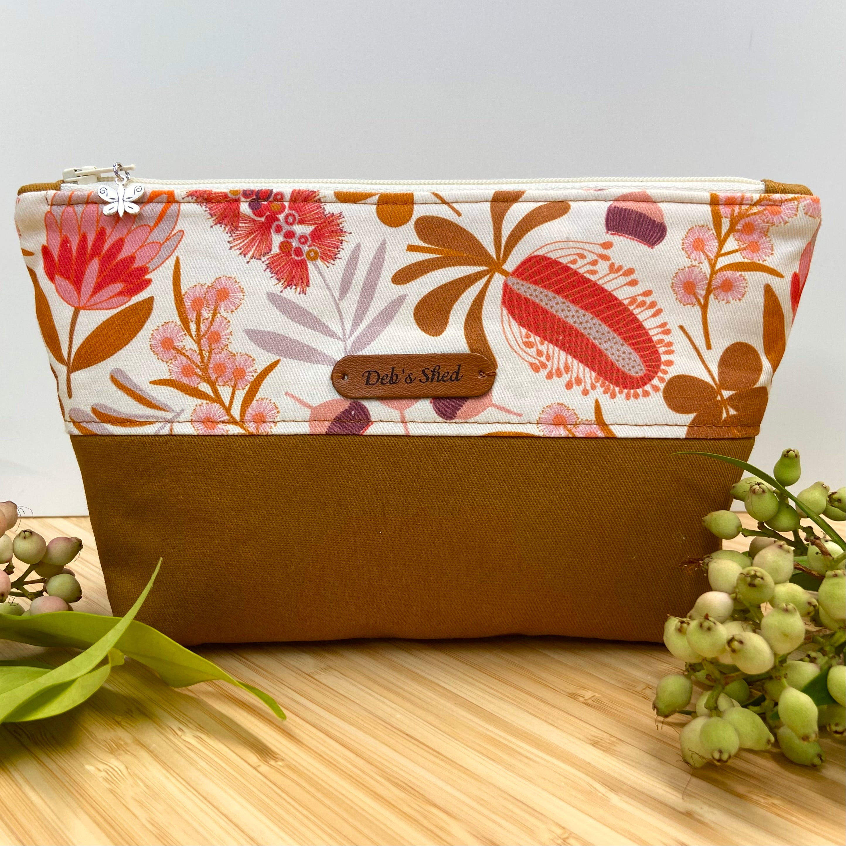 Zipper Pouch – Australian Themed - Tan