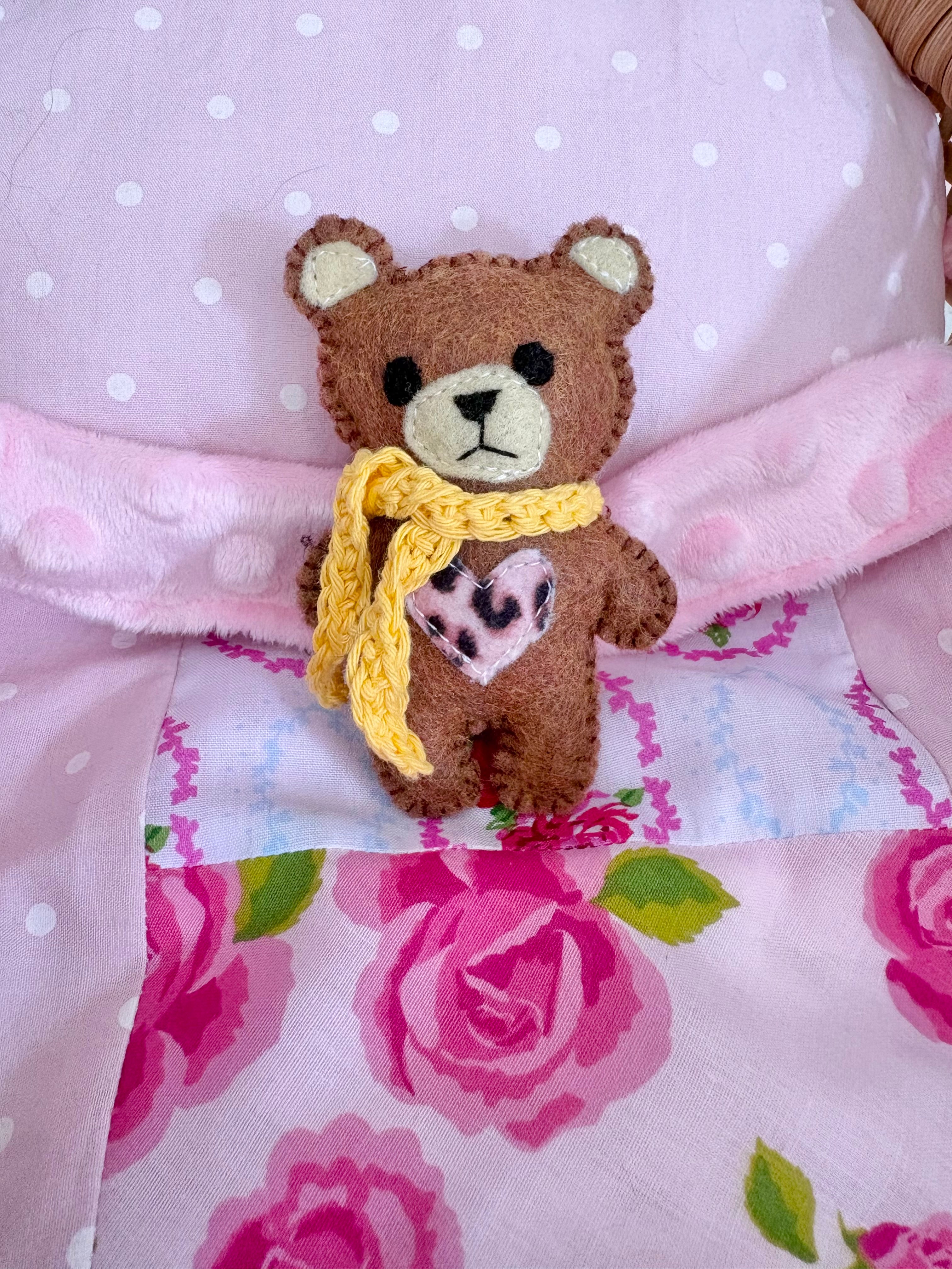 Handmade Felt Teddy Teddy Bear with Crochet Scarf – Mini 10cm Plush Toy – Pocket Bear Gift – Cute Handmade Keepsake