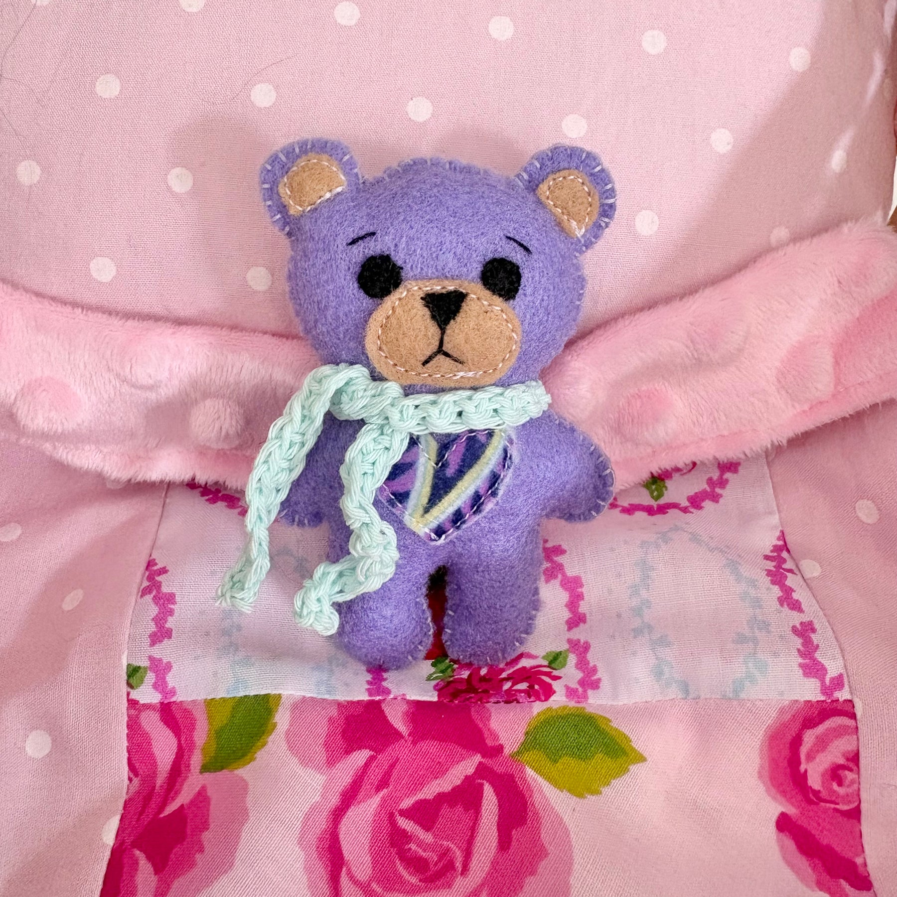 Handmade Felt Teddy Teddy Bear with Crochet Scarf – Mini 10cm Plush Toy – Pocket Bear Gift – Cute Handmade Keepsake