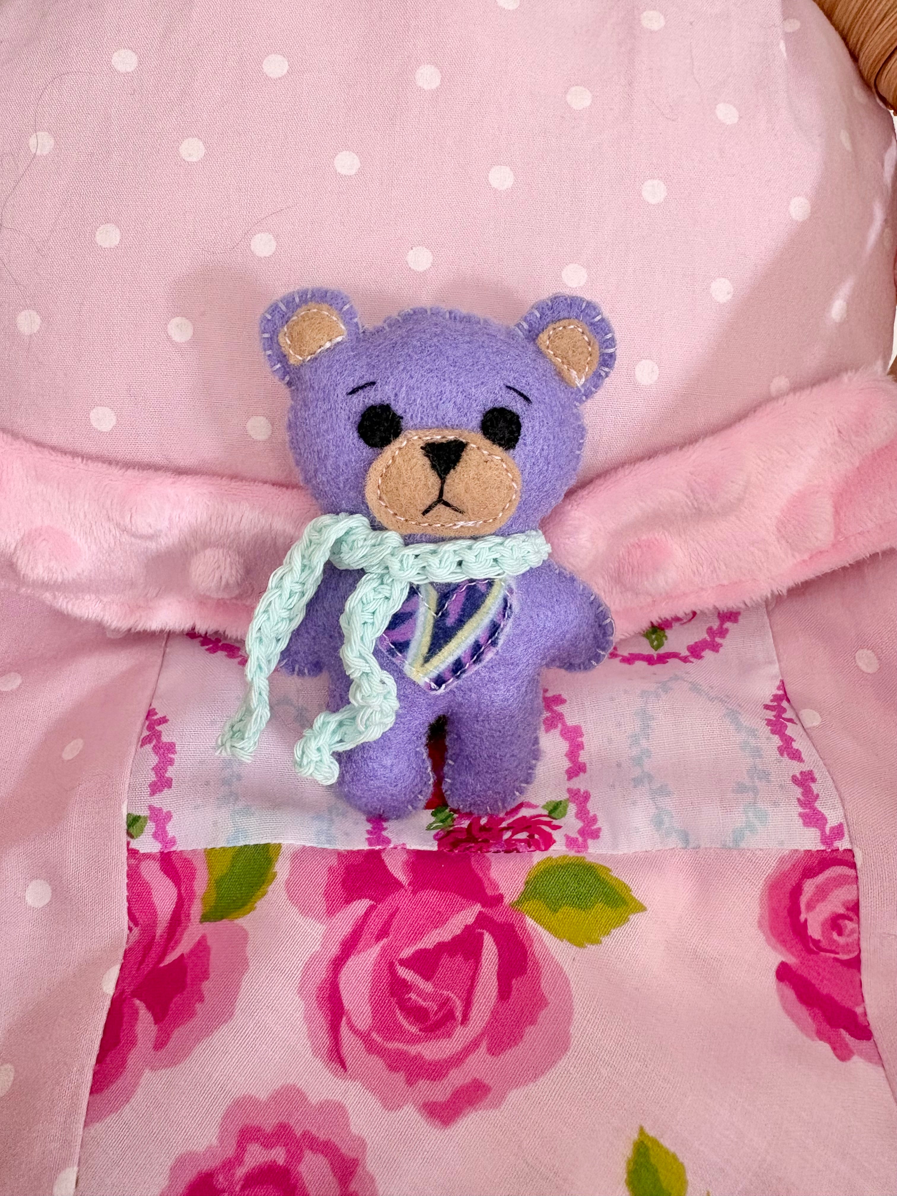 Handmade Felt Teddy Teddy Bear with Crochet Scarf – Mini 10cm Plush Toy – Pocket Bear Gift – Cute Handmade Keepsake