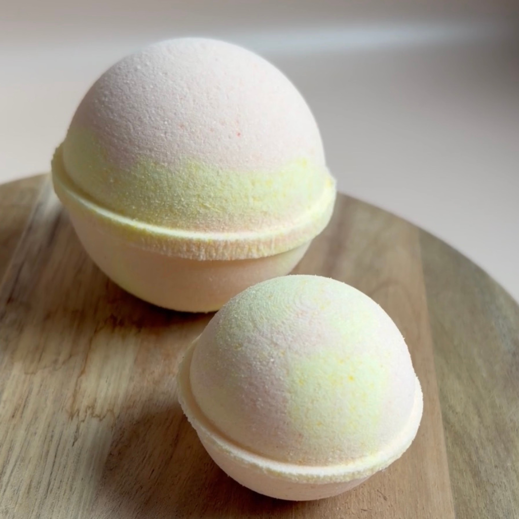 Luminous Glow Bath Bomb | Citrus, Magnolia, Amber & Musk — 6.4cm
