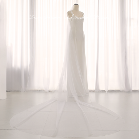 Minimalist Raw Edge Bridal Veil | The Audrey