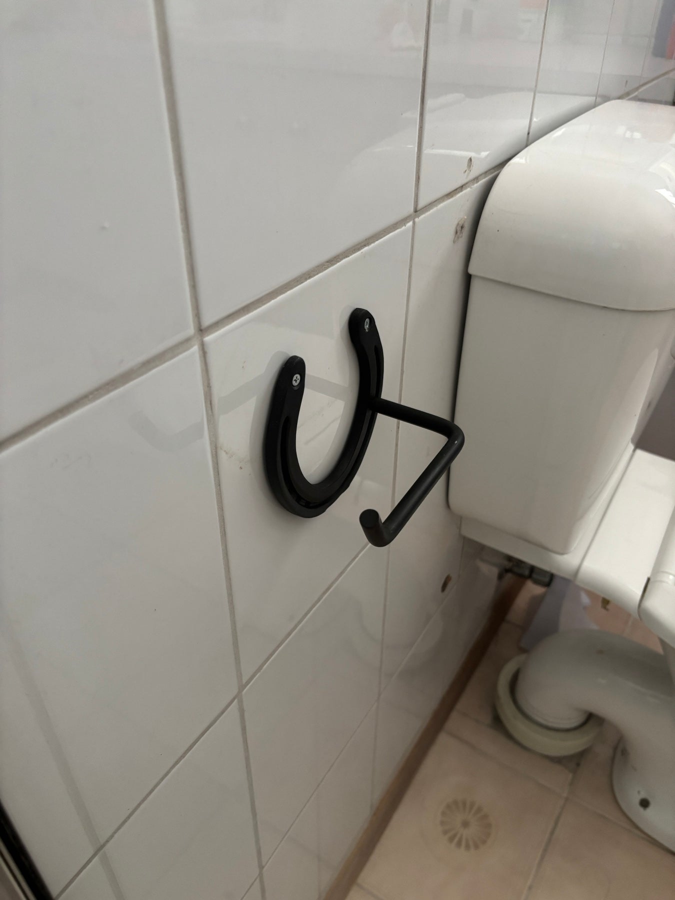 Horseshoe Toilet Roll Holder Country Style