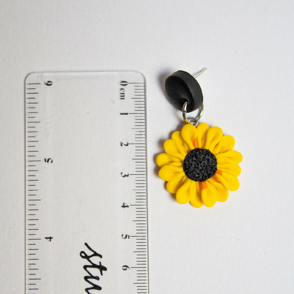 Sunflower stud-tops 4