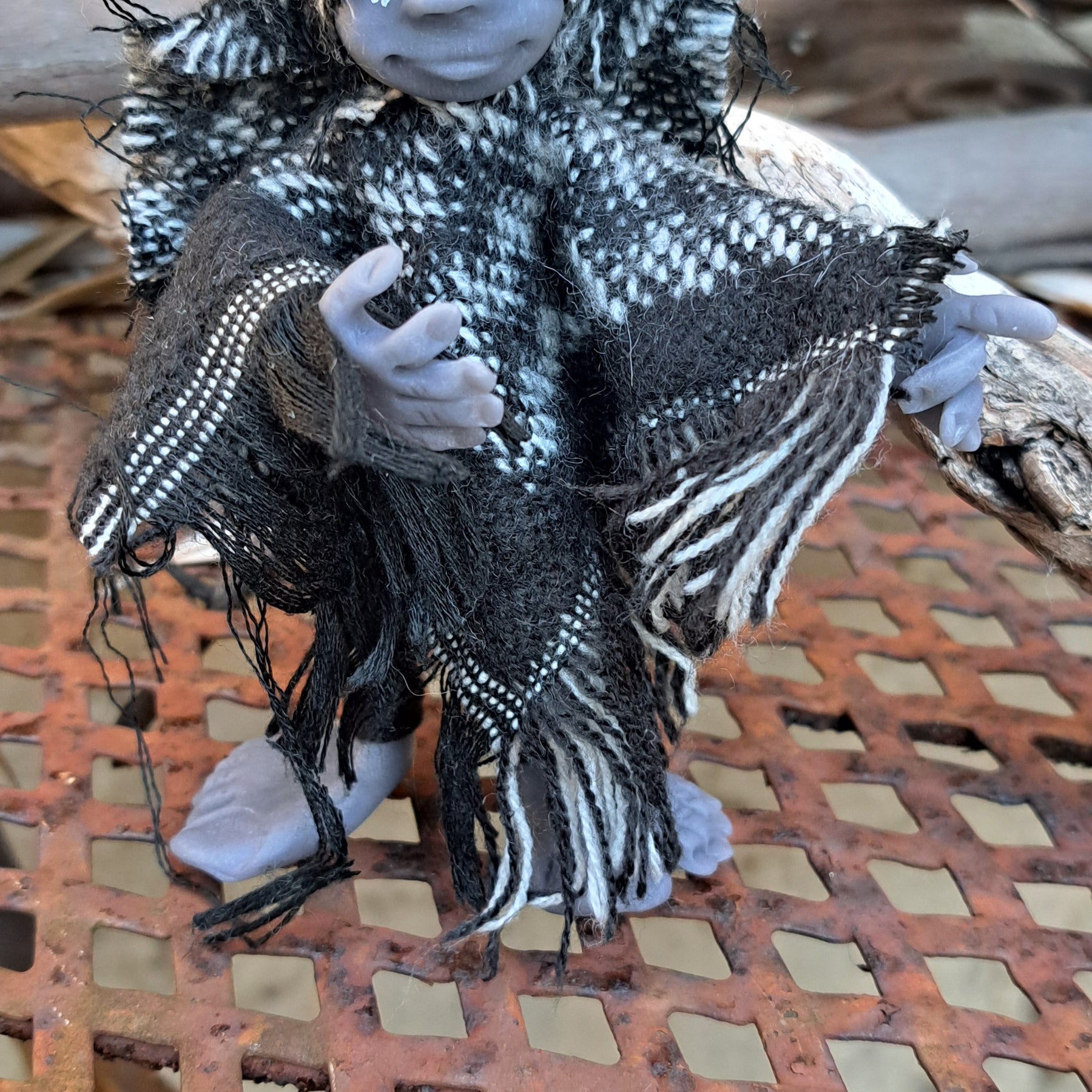 The Elf of Hidden Paths