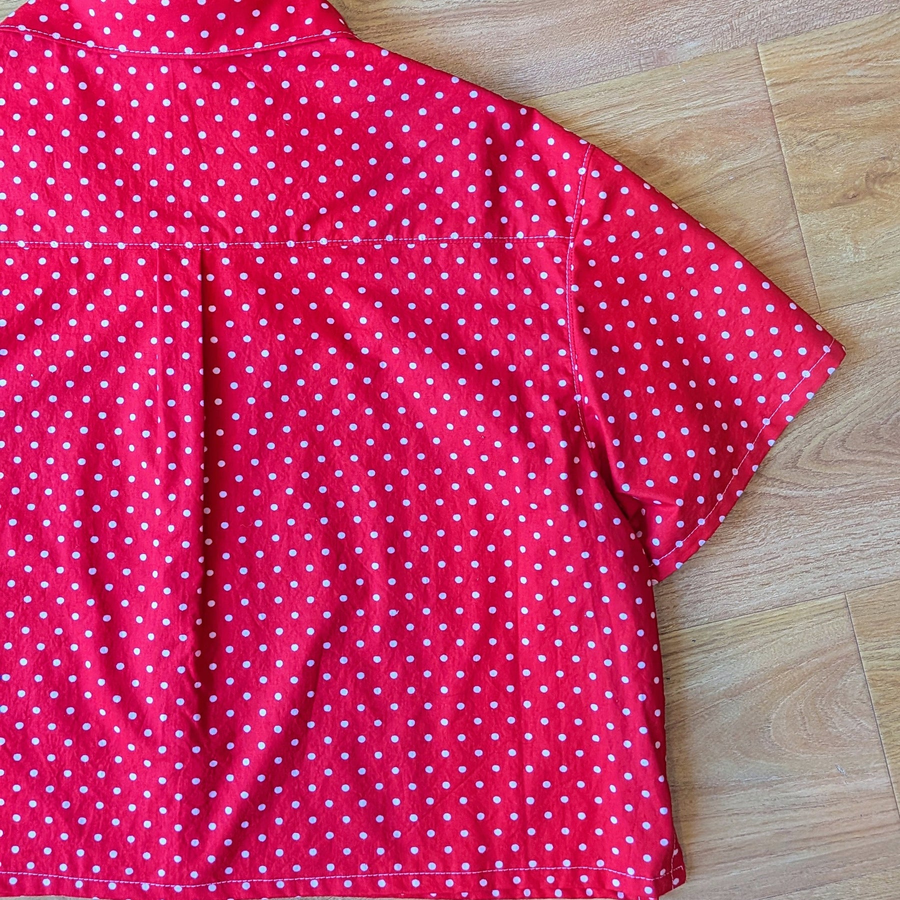 Upcycled Cotton Polka Dot Crop Button-up Shirt (Red & White / Size L)