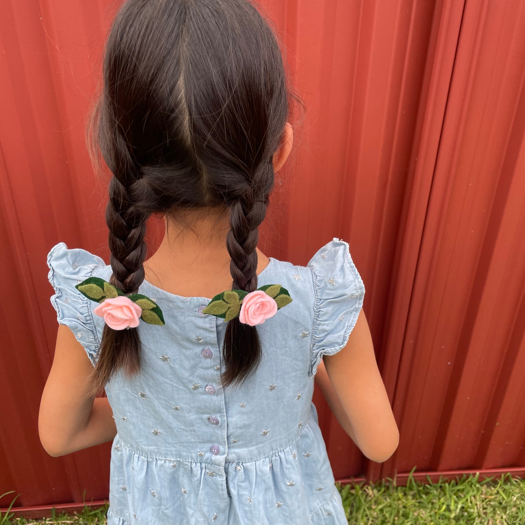 Set of 2 rose clip set