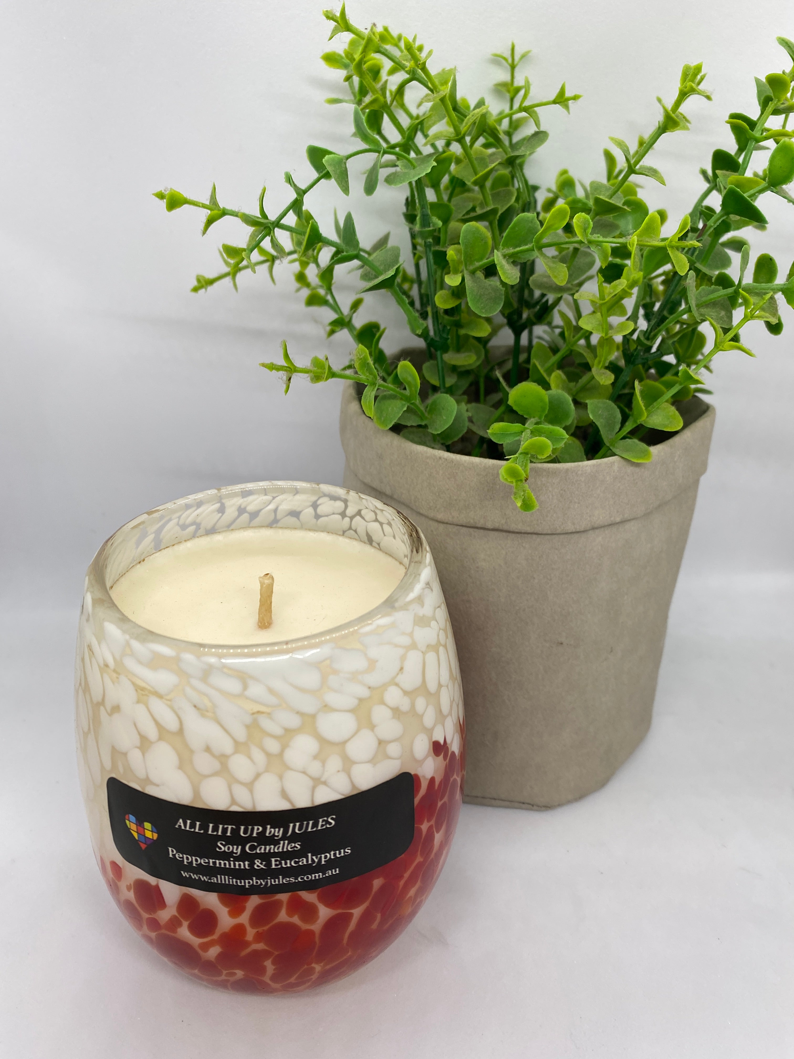 Red & White Spots Glass with Peppermint & Eucalyptus Fragrance