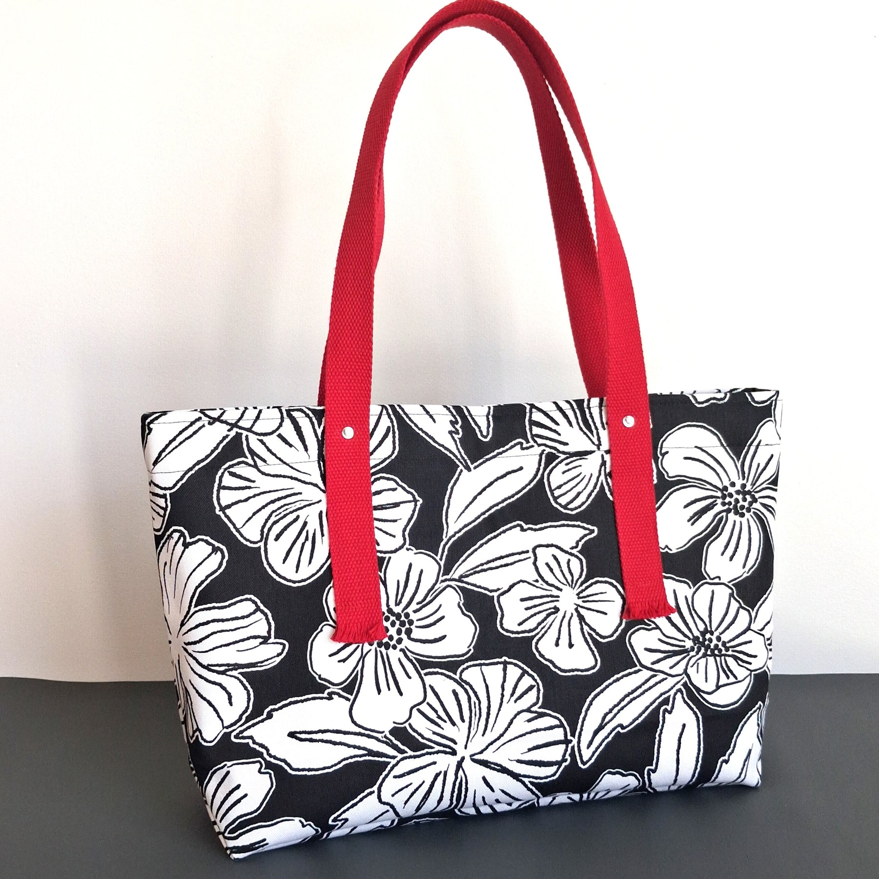 Anchored Tote - Black & White Hibiscus