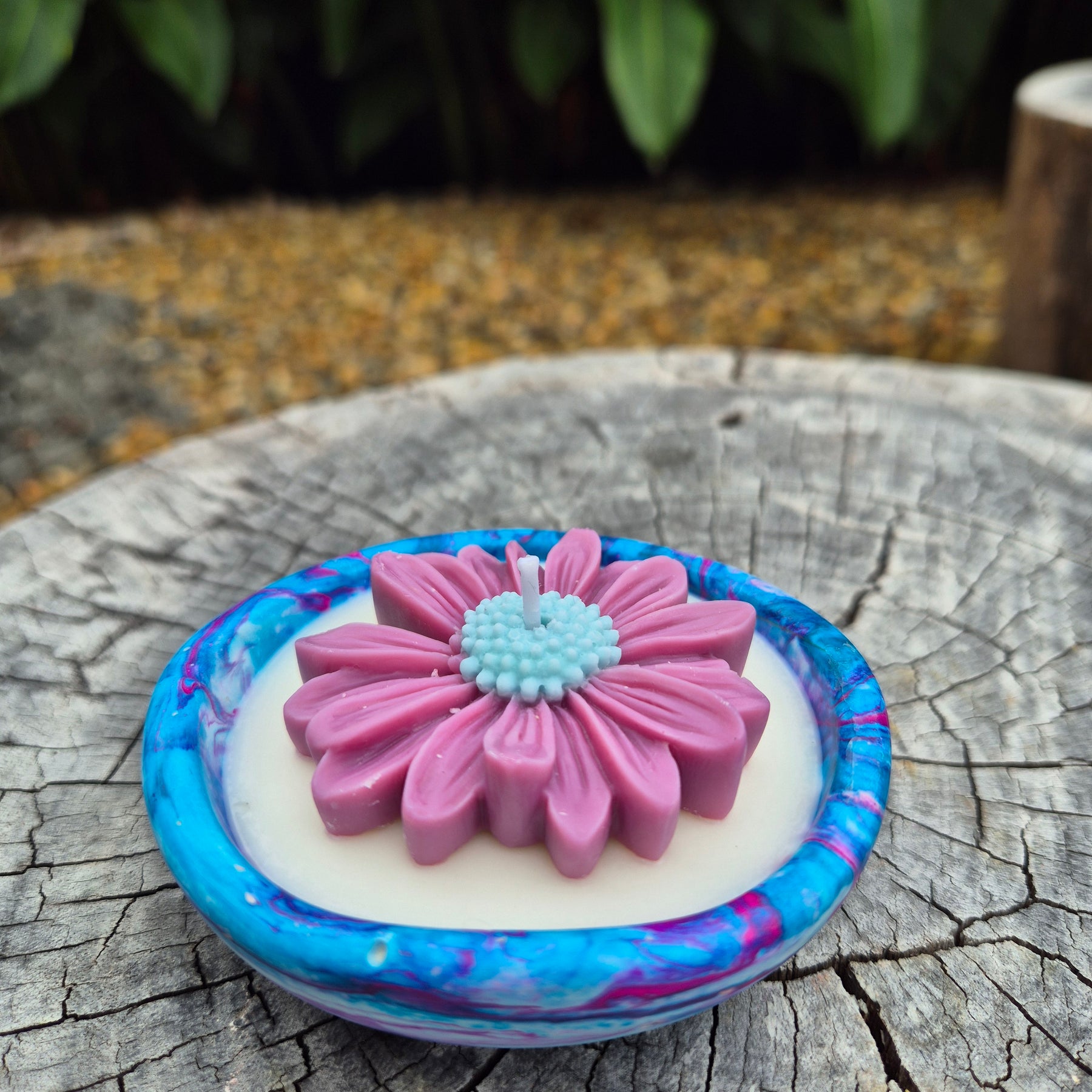 Scented organic shaped concrete bowl candle with black raspberry lime