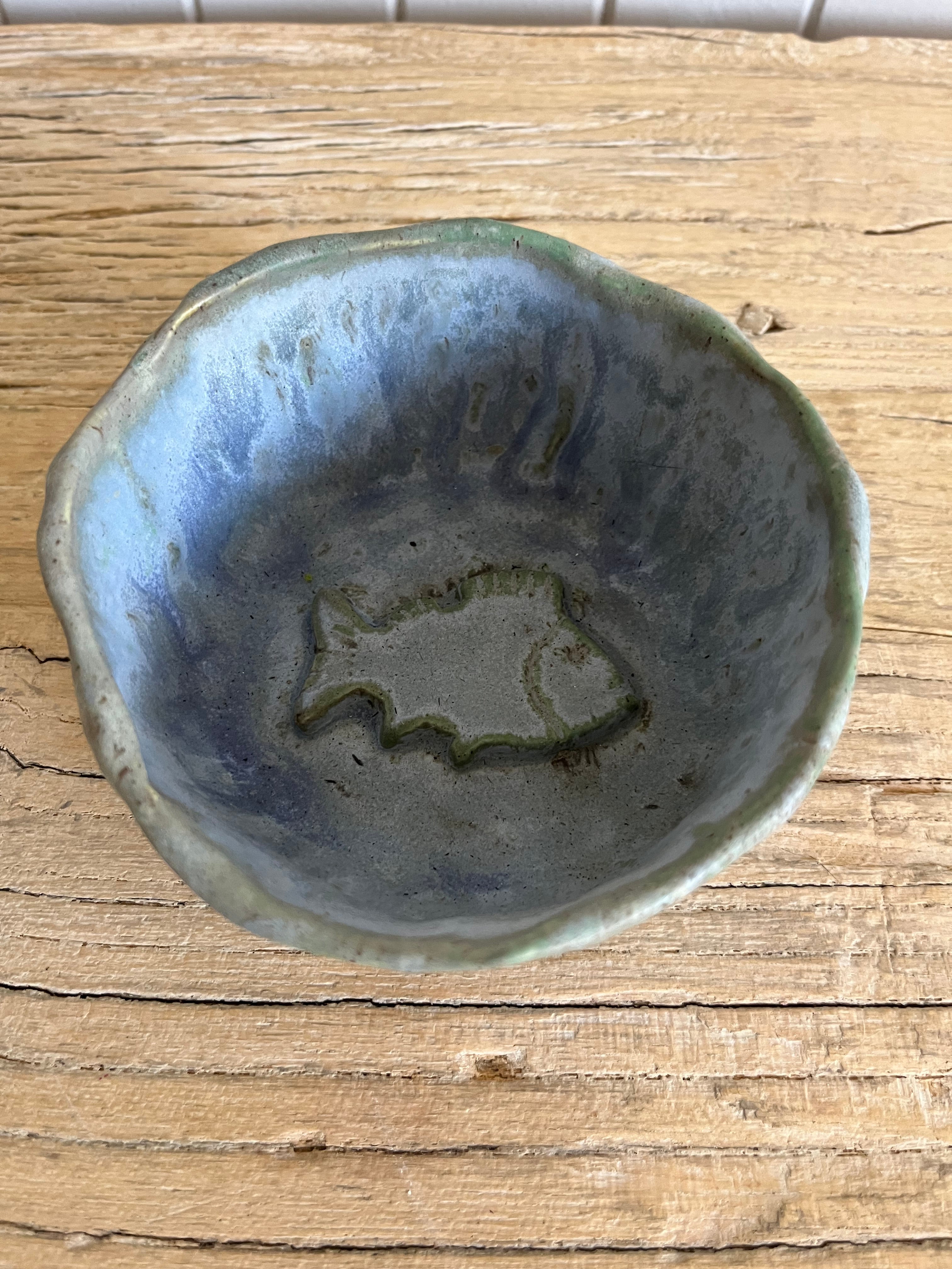 Hand Built Pottery Cat Bowl - Fish Detail