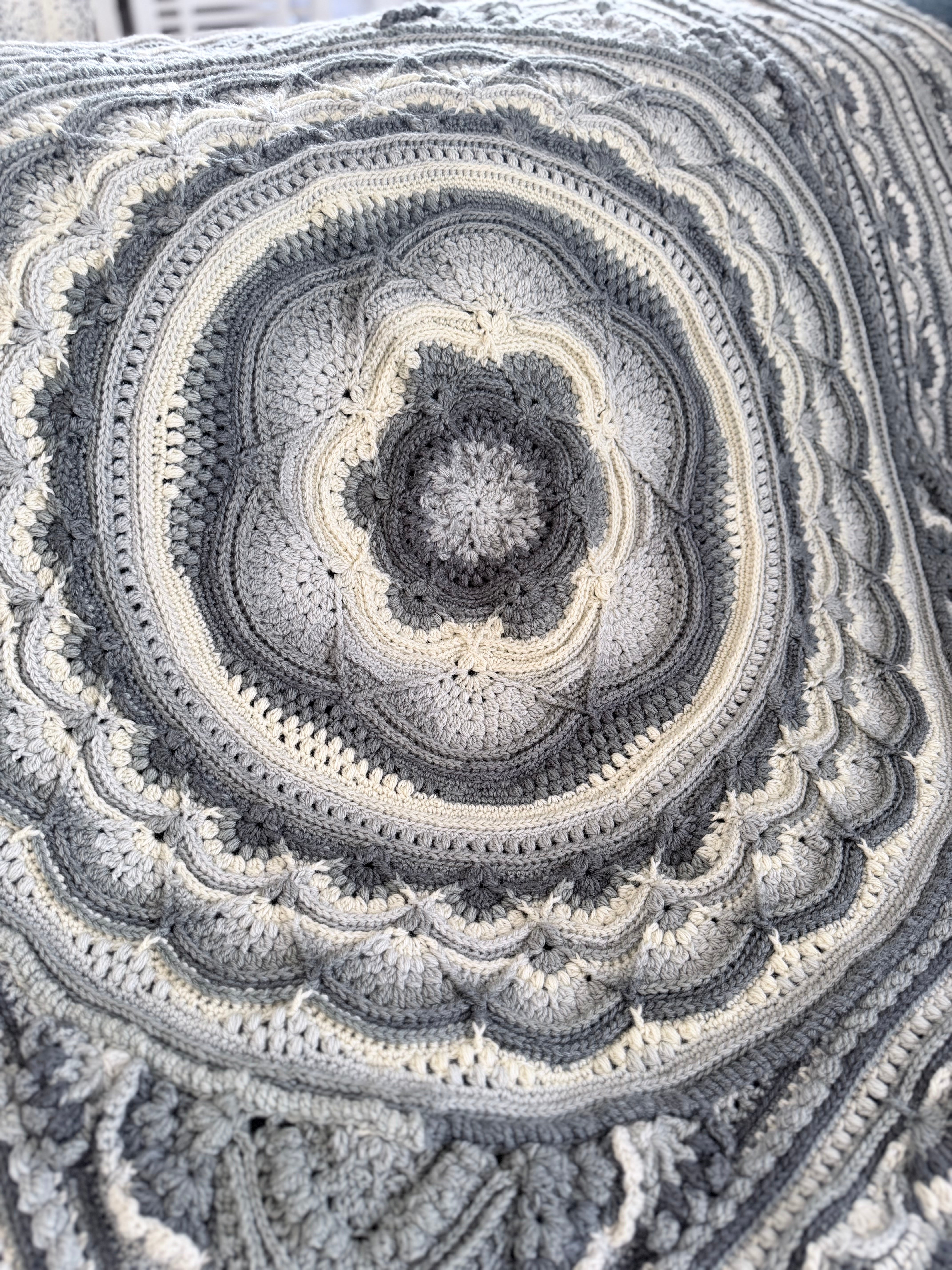 #099-Large Blanket / Throw Rug