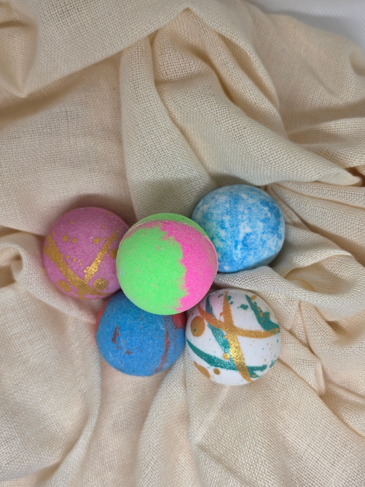 Mini Bathbomb Pack ( includes 5 random bathbombs)
