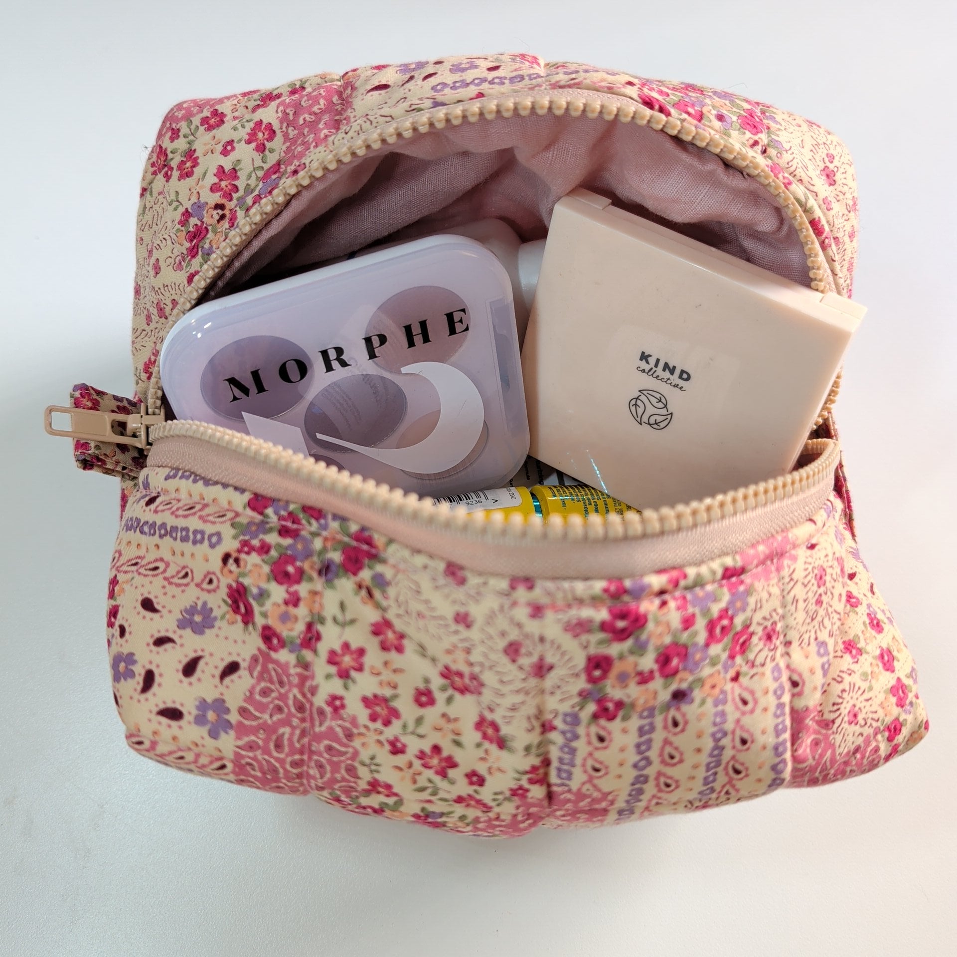 Picnic Floral Medium Carry Bag