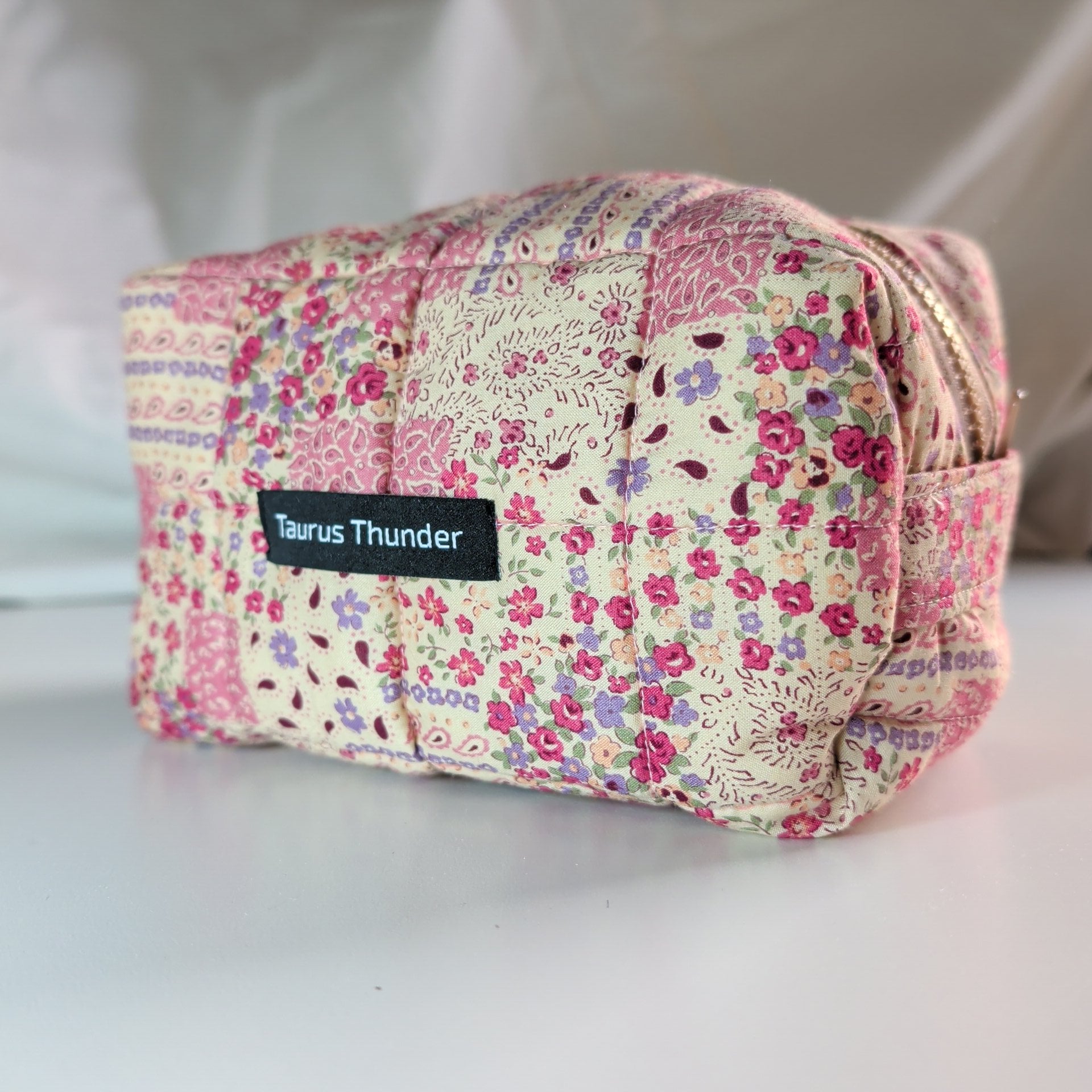 Picnic Floral Medium Carry Bag