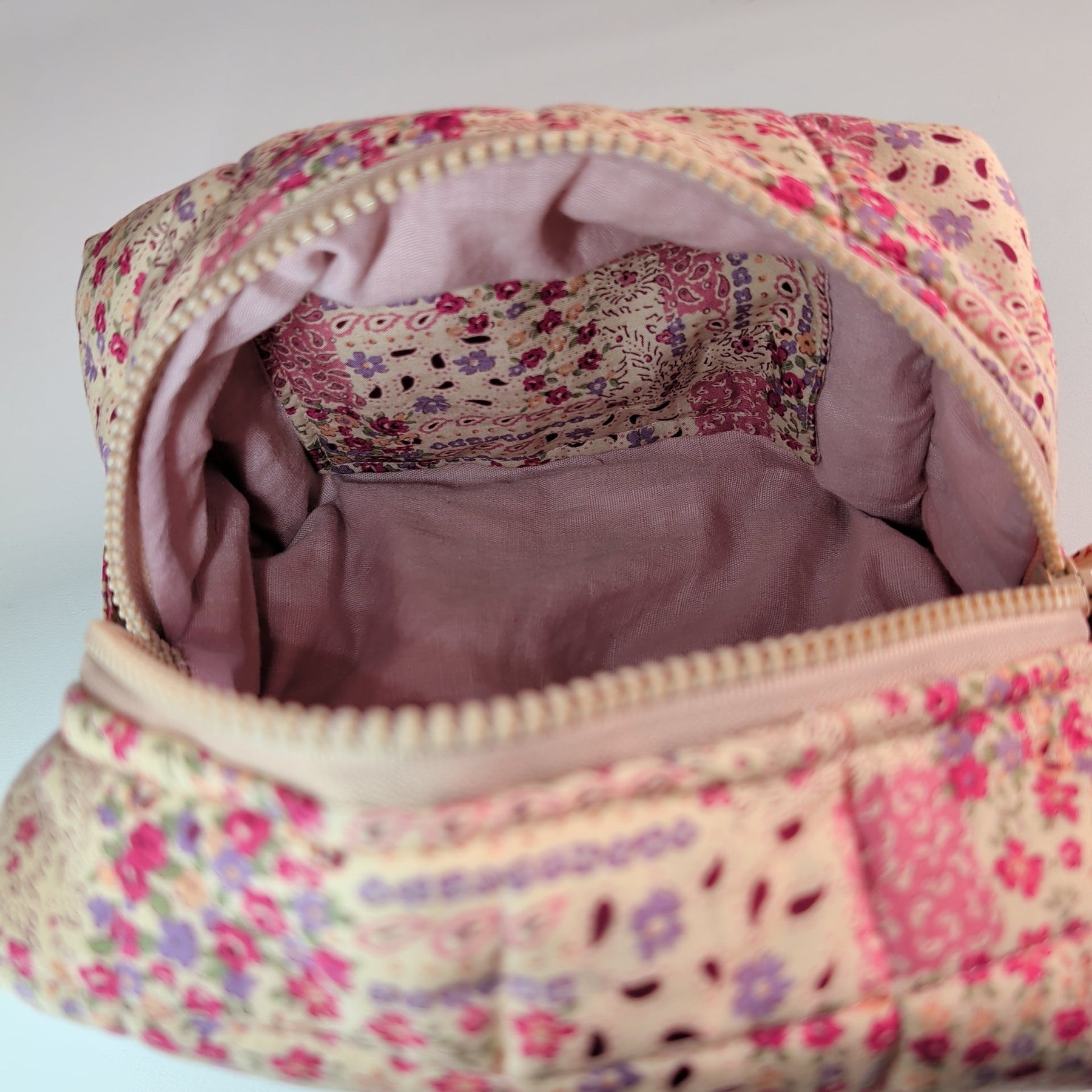 Picnic Floral Medium Carry Bag