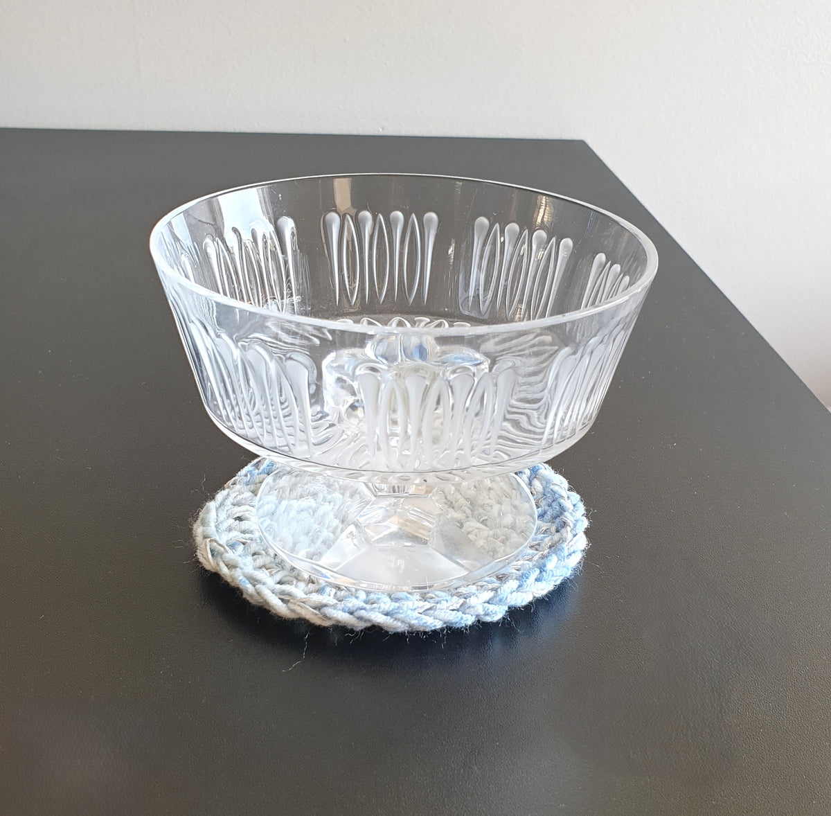 Hand crocheting Simple Round Coaster : Blue Green W Gold Silver