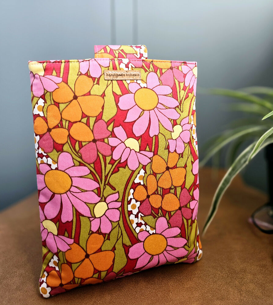 Book sleeve. Retro flowers. Padded book cover.