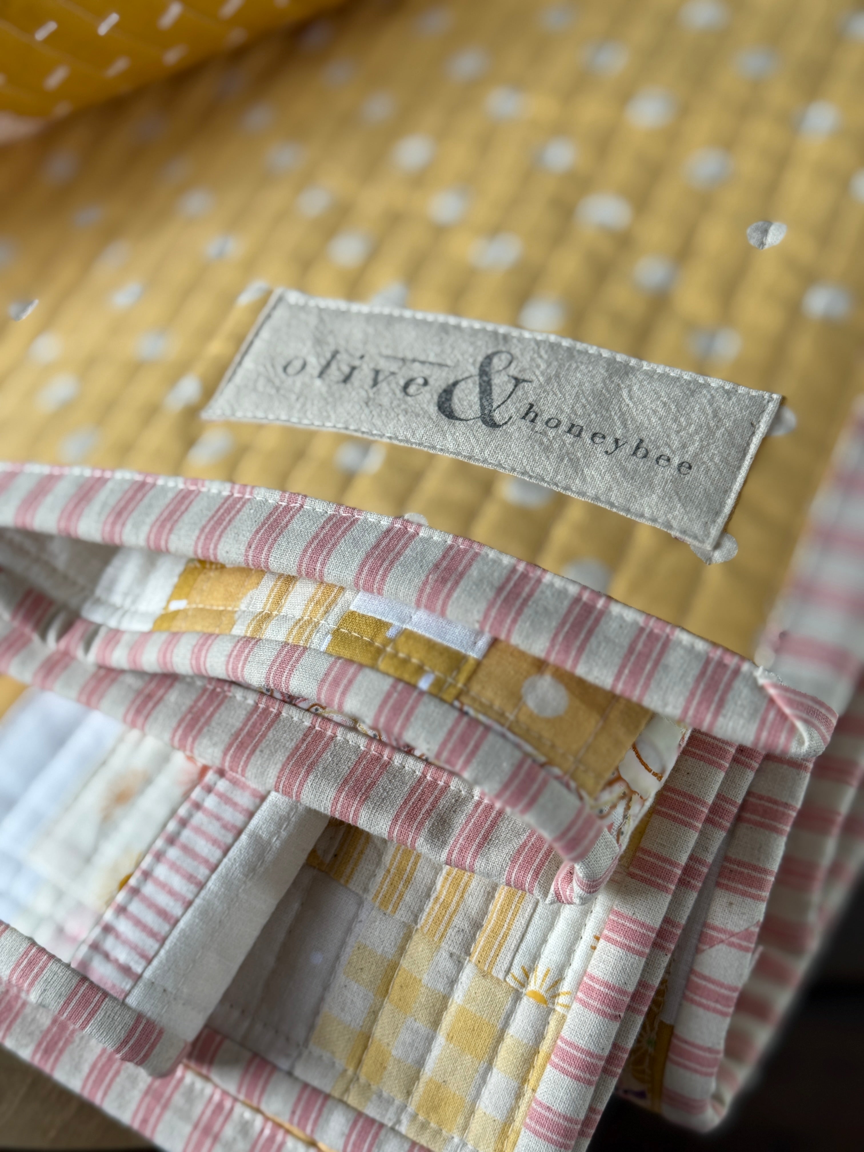 Sunbeams Coastal Quilt: Reversible Cream & Yellow design