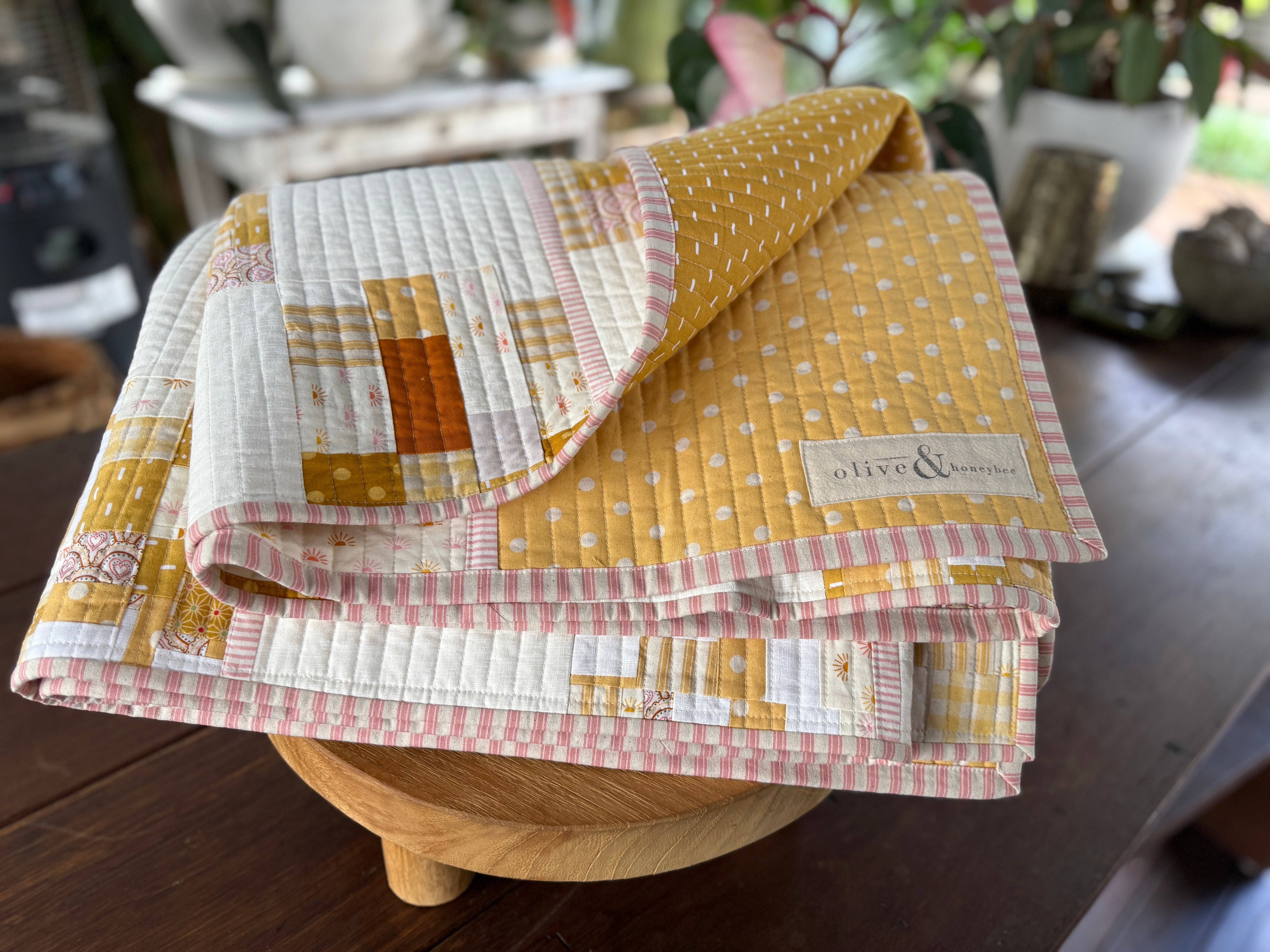 Sunbeams Coastal Quilt: Reversible Cream & Yellow design