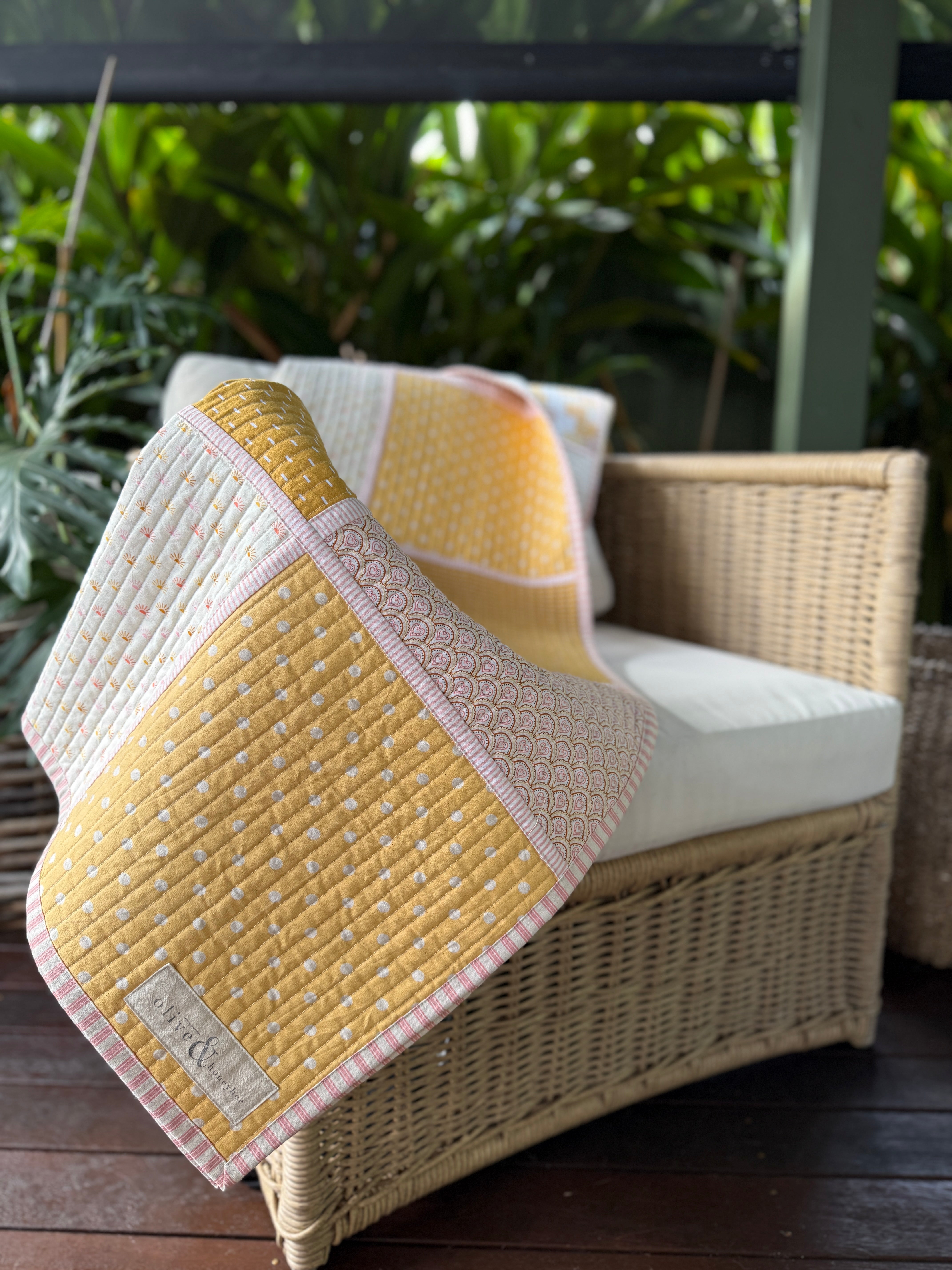Sunbeams Coastal Quilt: Reversible Cream & Yellow design