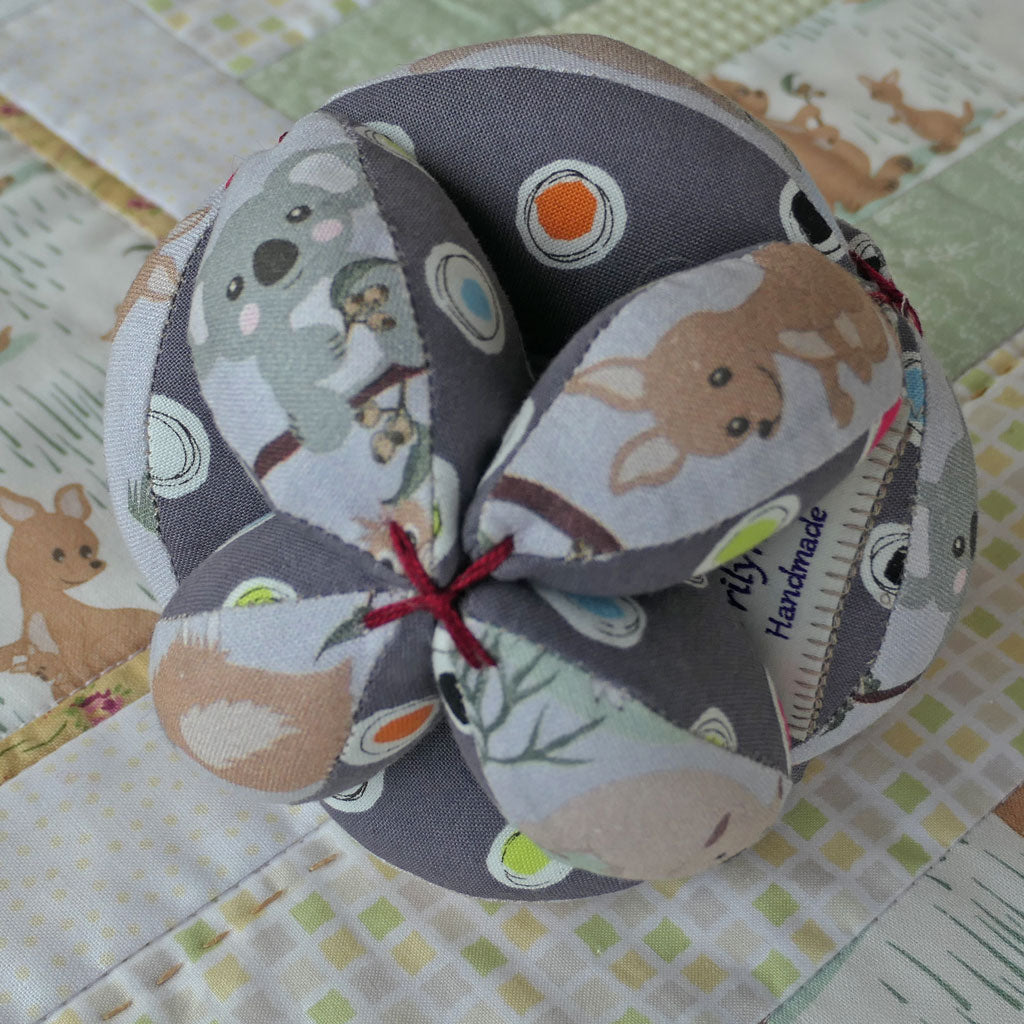 Cot/play quilt, soft ball. Kangaroos.  Australiana.  Handmade