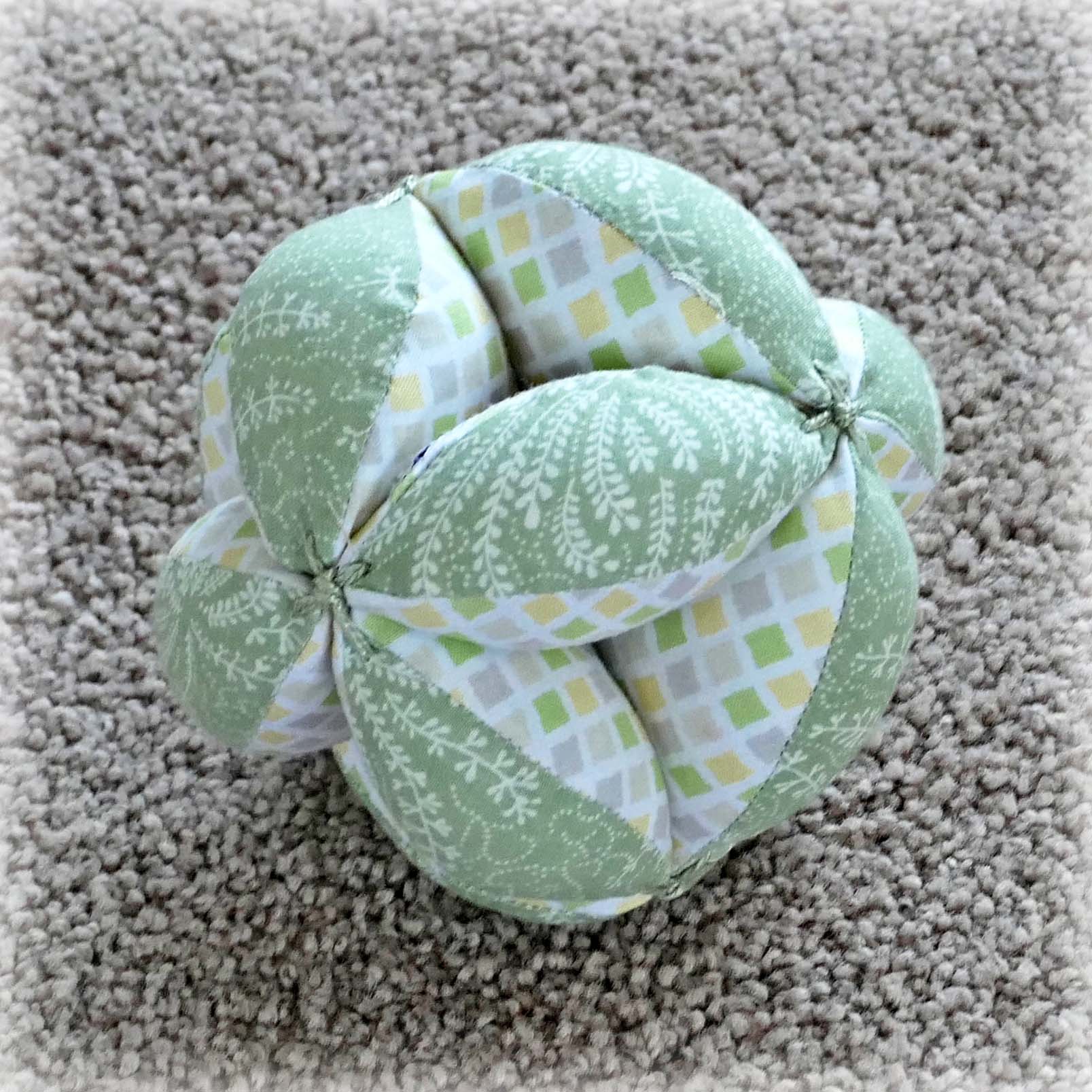 Cot/play quilt, soft ball. Kangaroos.  Australiana.  Handmade