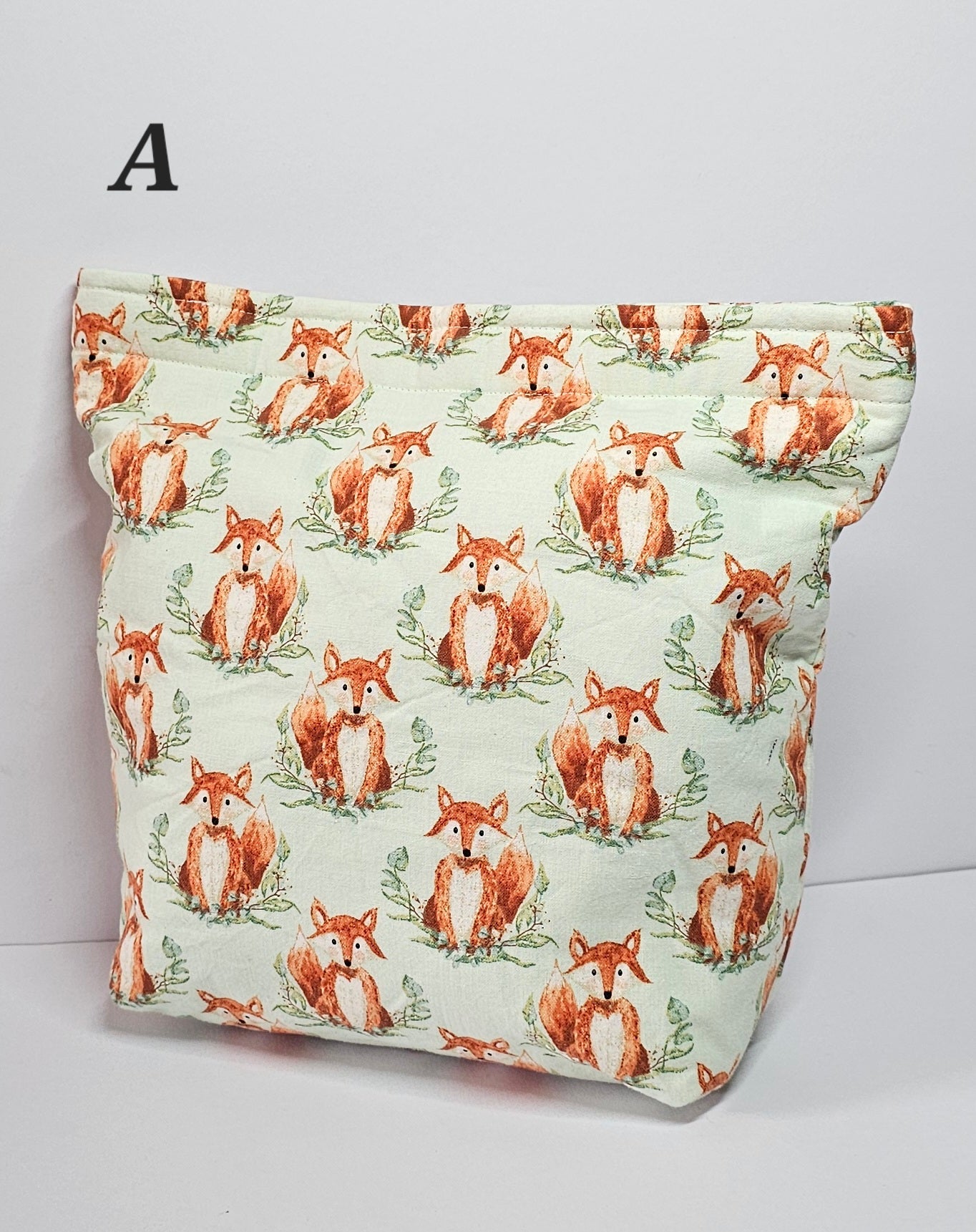 Lunchbag with easy care waterproof lining