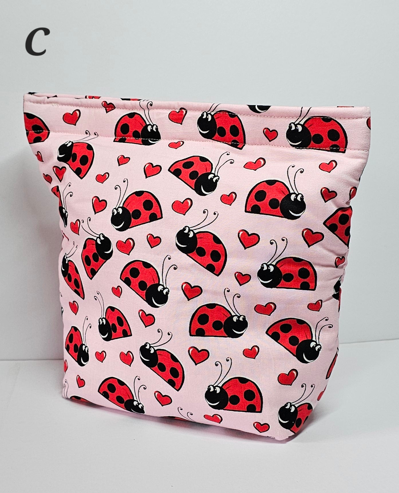 Lunchbag with easy care waterproof lining