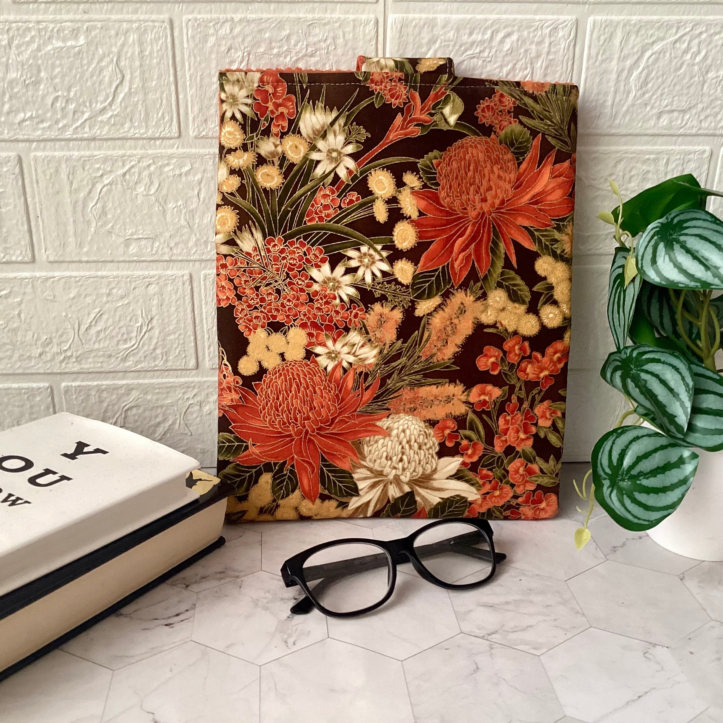 Australian wildflowers Waratahs fabric book sleeve with 2 pockets. iPad, tablet pouch