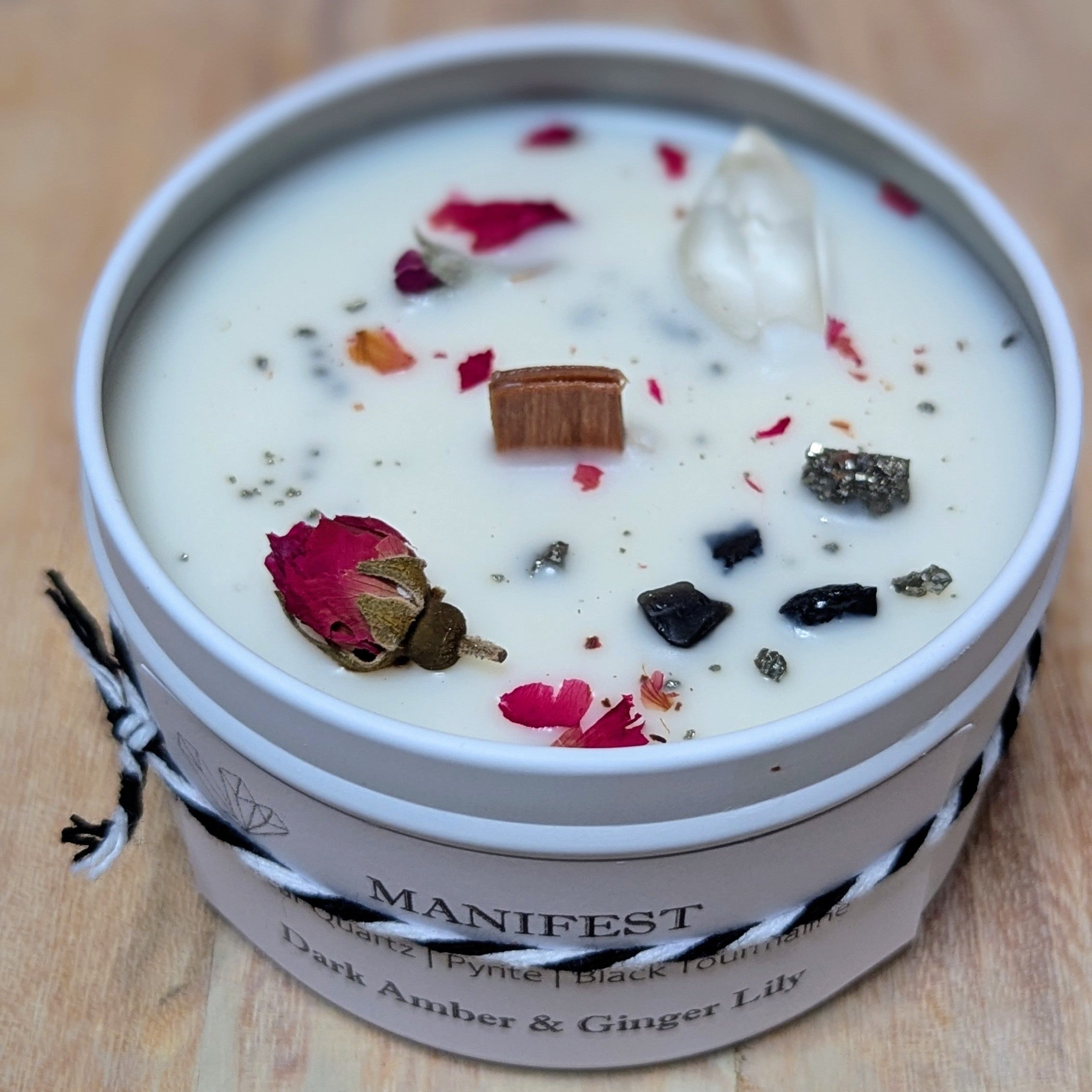 DARK AMBER & GINGER LILY SOY CANDLE 160g