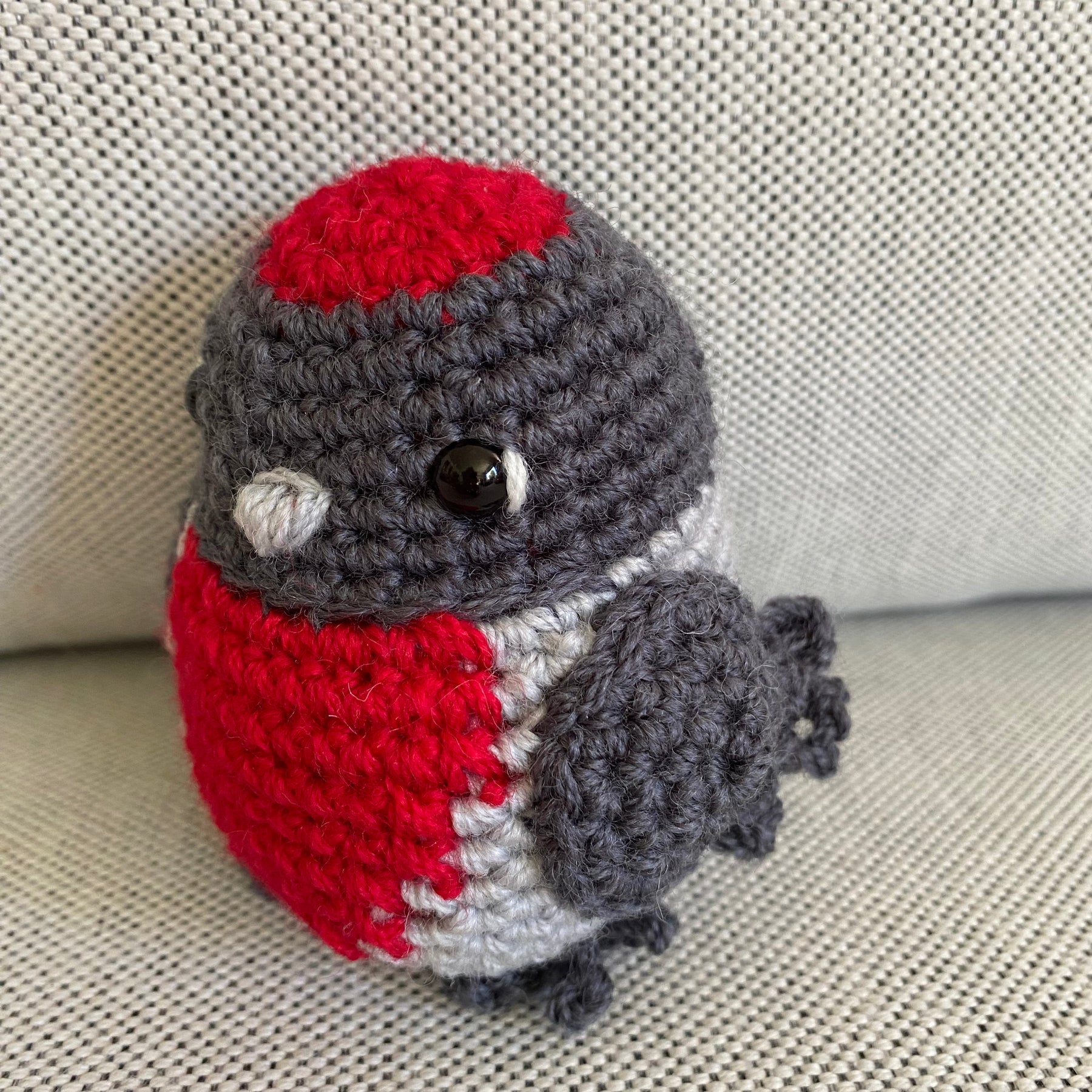 Small & Large Robin Red Breast - crocheted toy