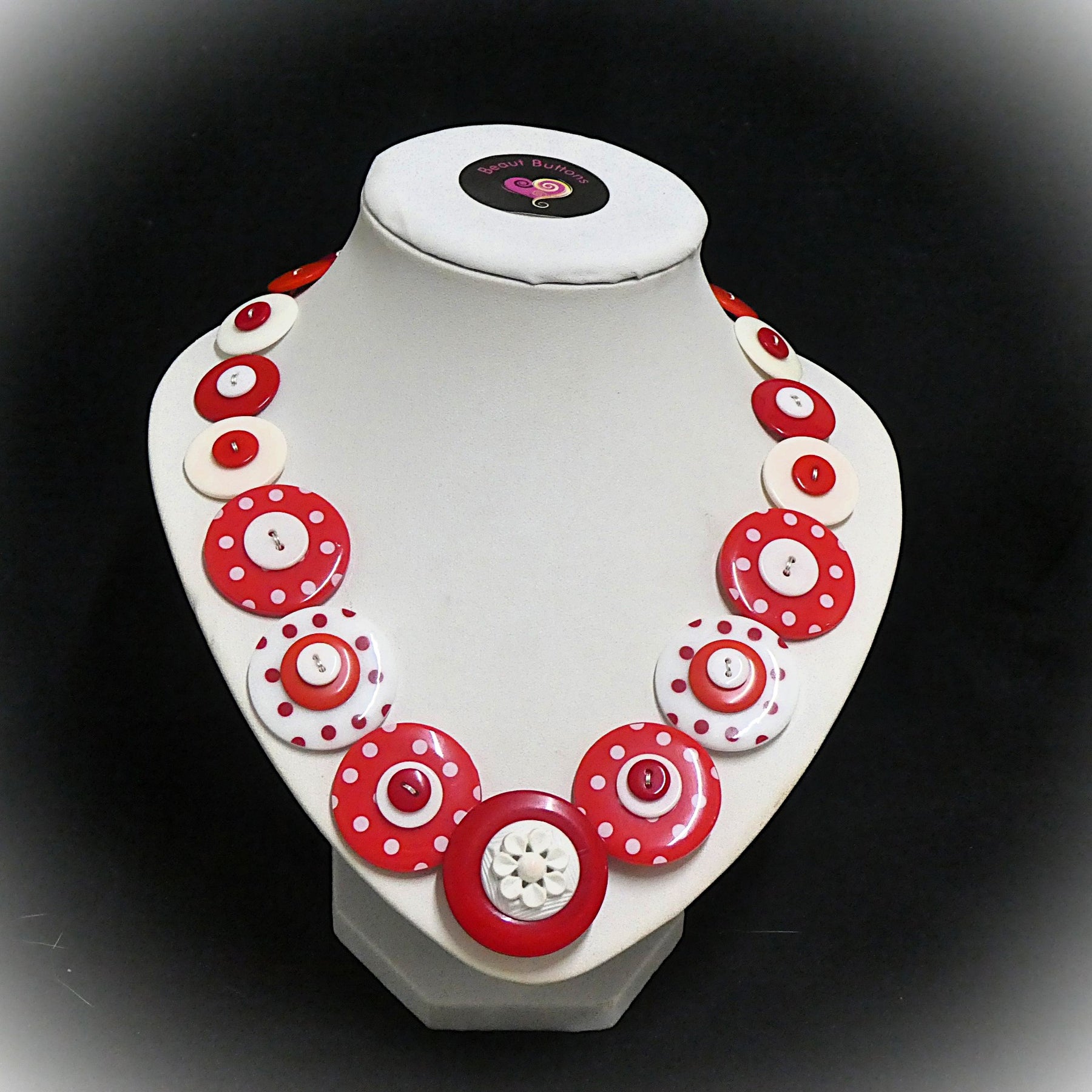 Button necklace - Red Spot