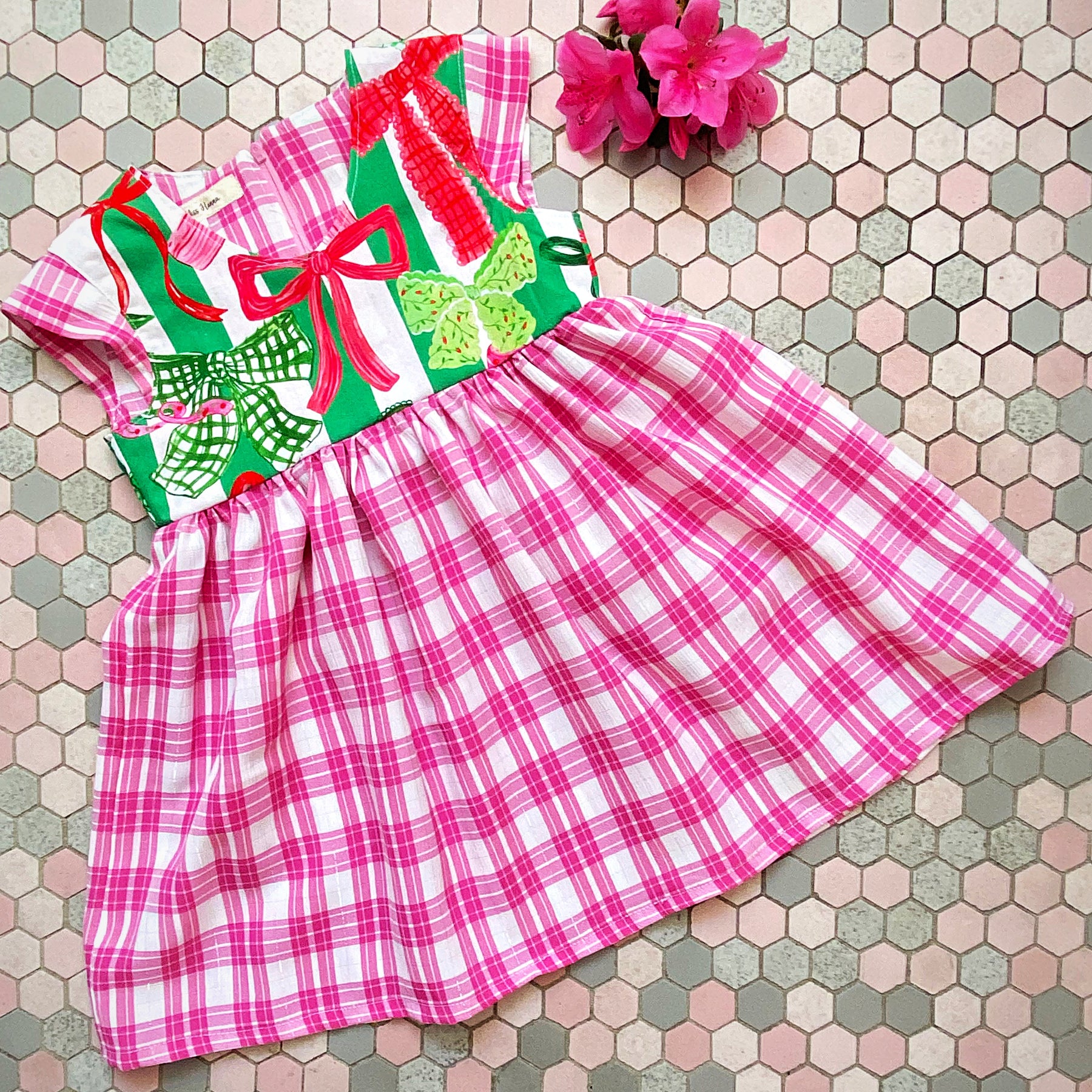 Size 2 Seersucker Dress, Cap Sleeves & Cute Bow Details
