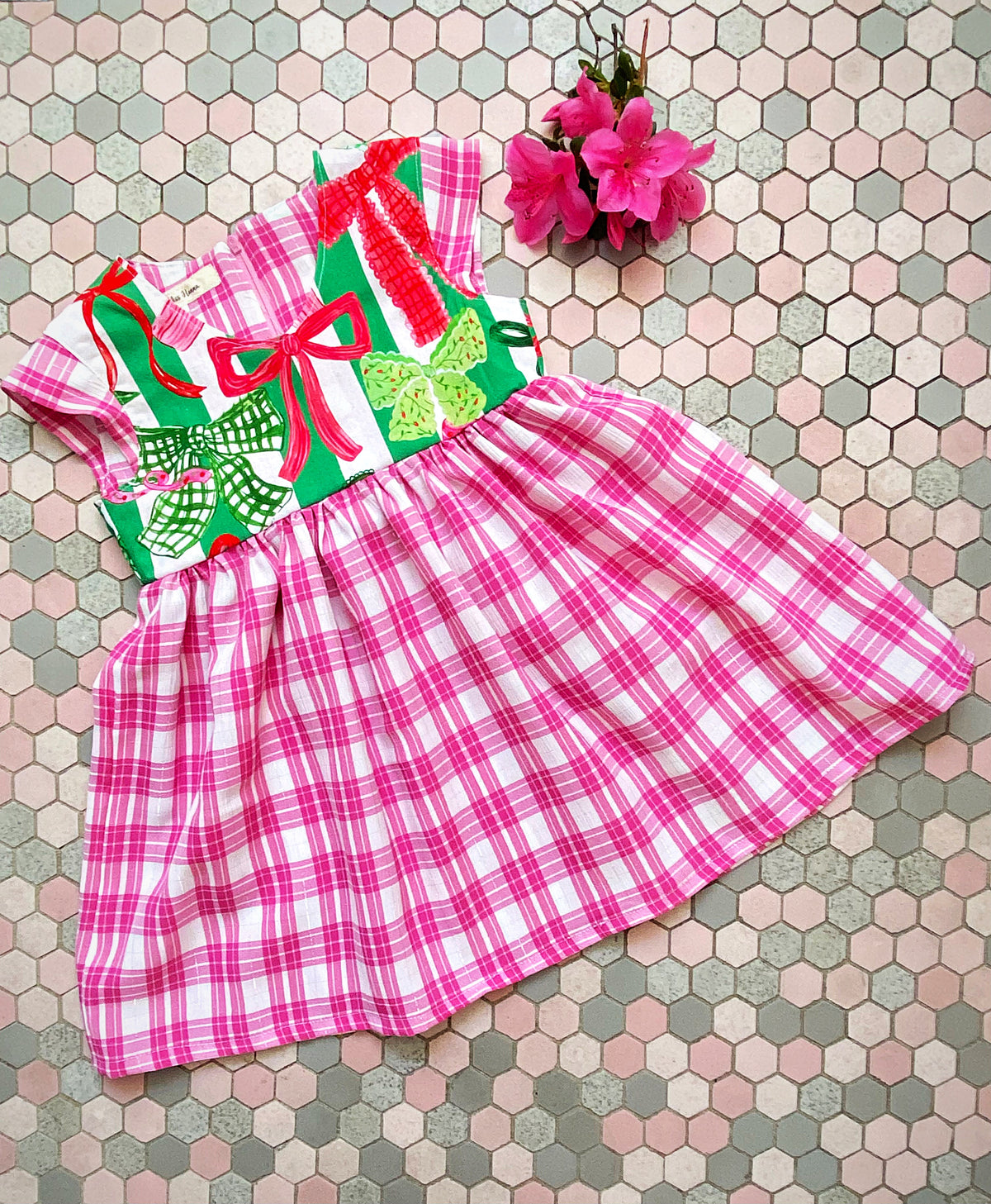 Size 2 Seersucker Dress, Cap Sleeves & Cute Bow Details