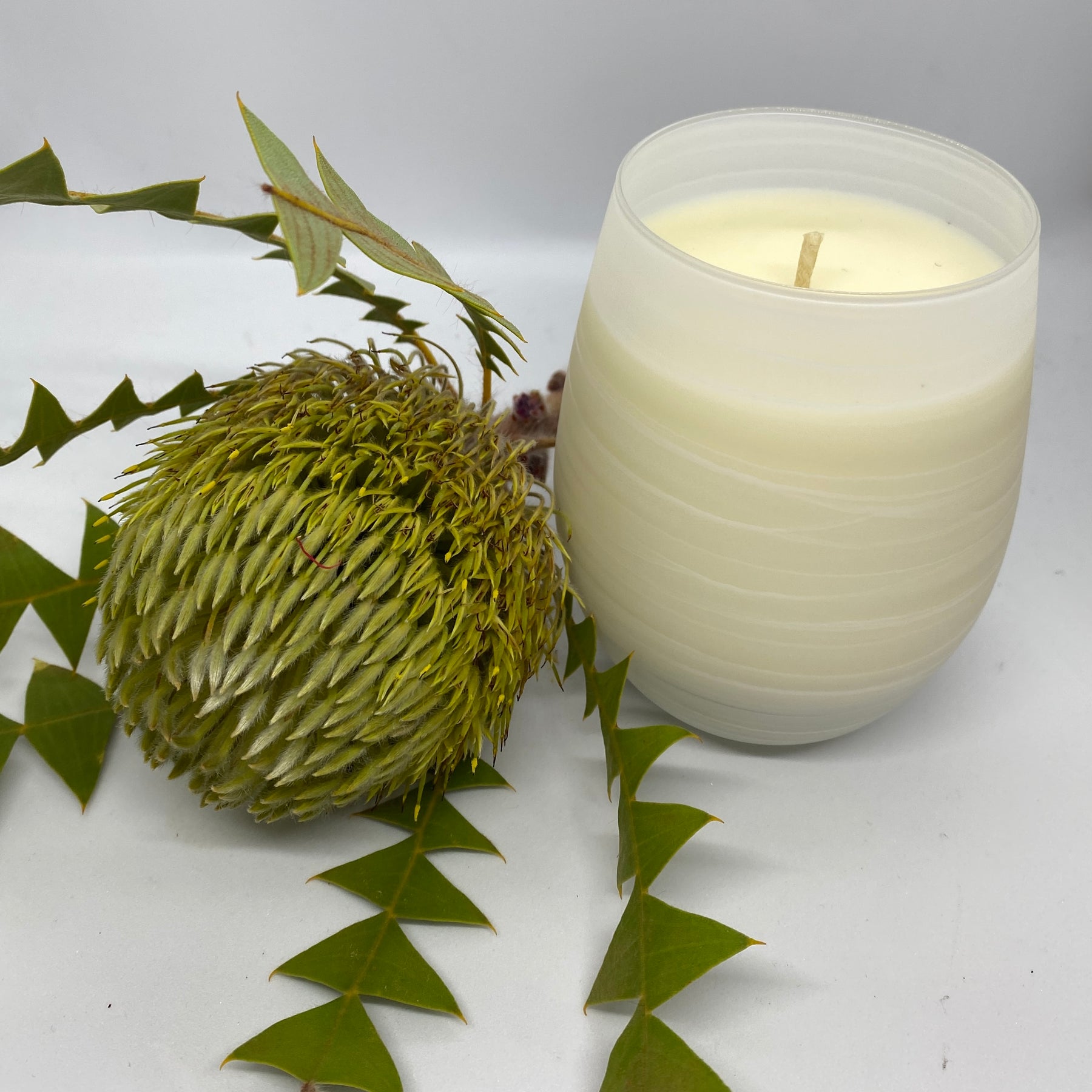 White Wave Glass - Japanese Honeysuckle Fragrance
